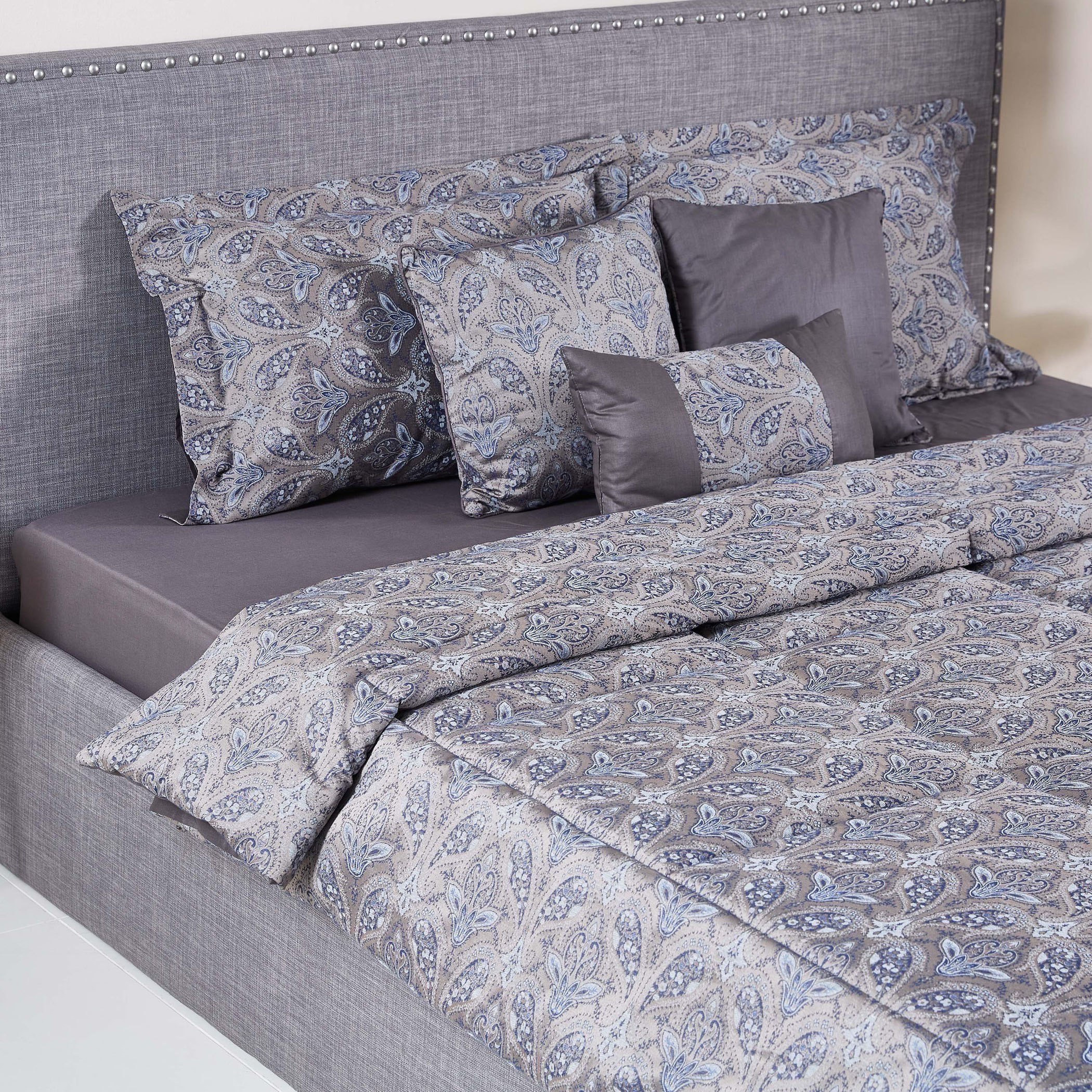 Michigen 7-Piece Jacquard Super King BIAB Comforter Set - 240x260 cm-hbxhomeware-hbxdecorandfurnishings-image-2