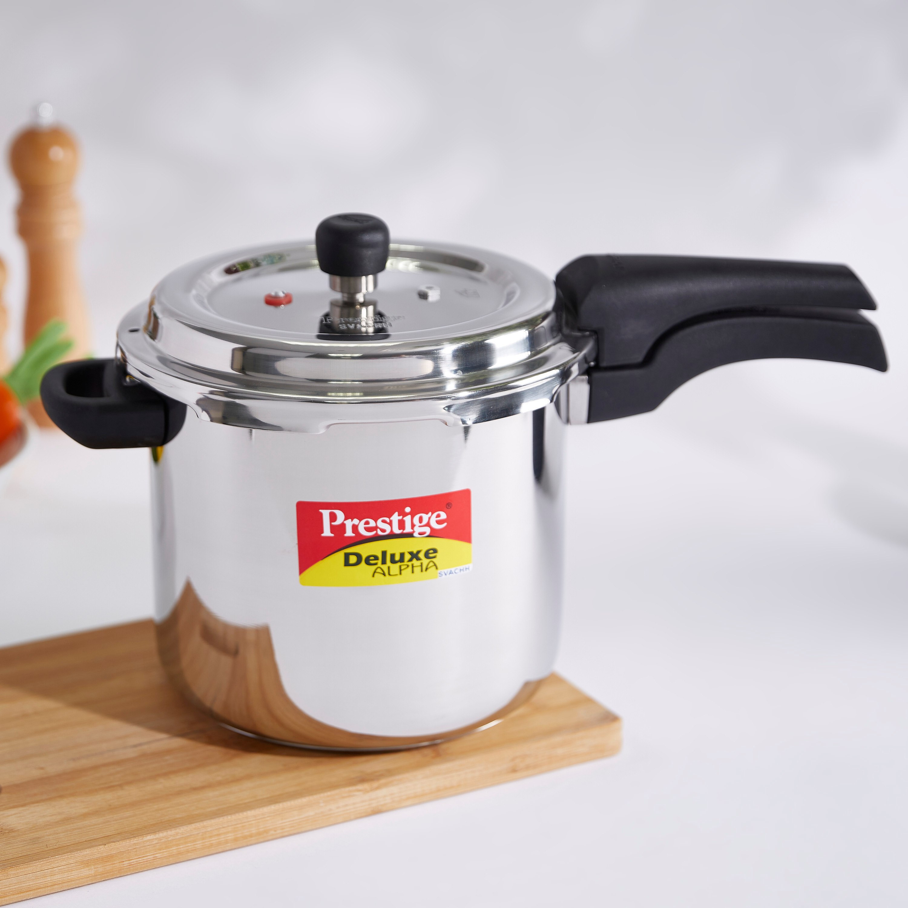 طنجرة ضغط ديلوكس ألفا من بريستيج- 5.5 لتر-hbxkitchen-kitchenware-foodpreparation-image-1