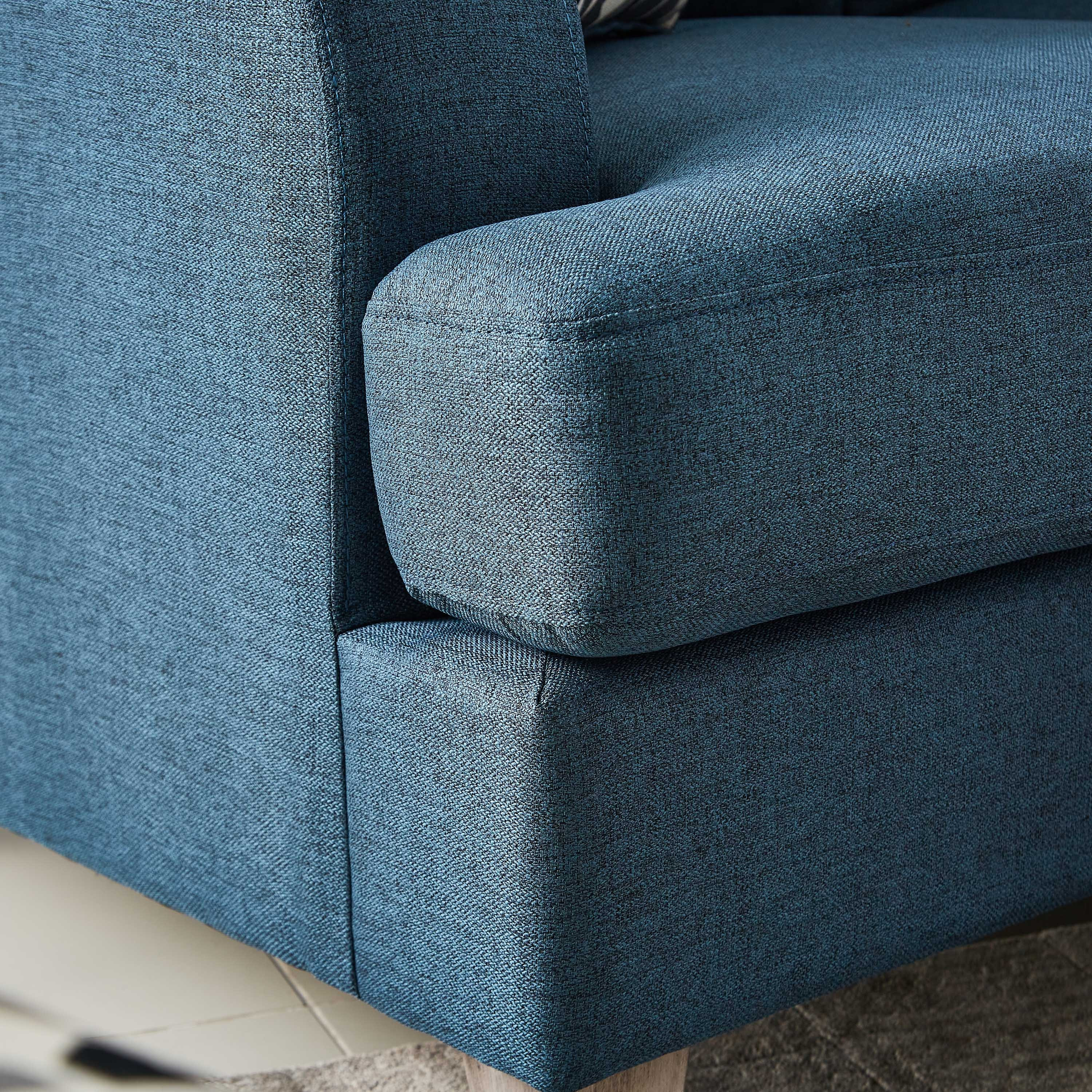 كنبة قماشيّة مقعدين مع وسادتين من كوبينهاجن-hbxlivingroom-sofasandarmchairs-sofas-image-4