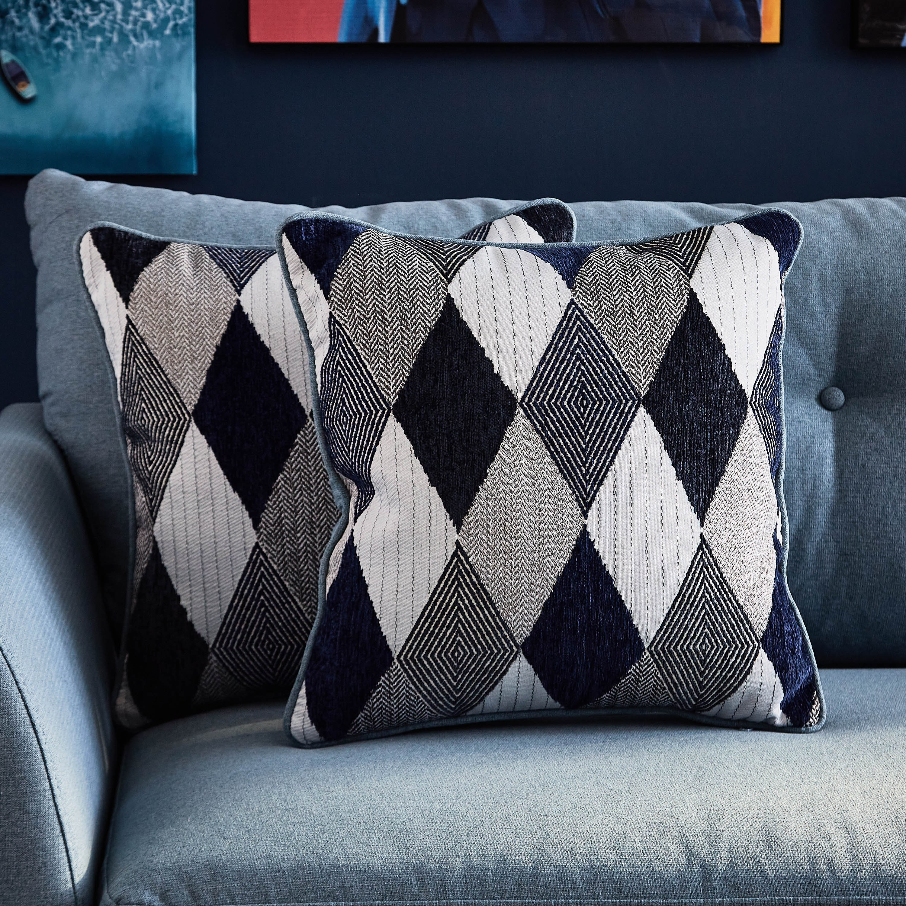 كنبة بـ 3 مقاعد ووسادتين من ليلي-hbxlivingroom-sofasandarmchairs-sofas-image-4