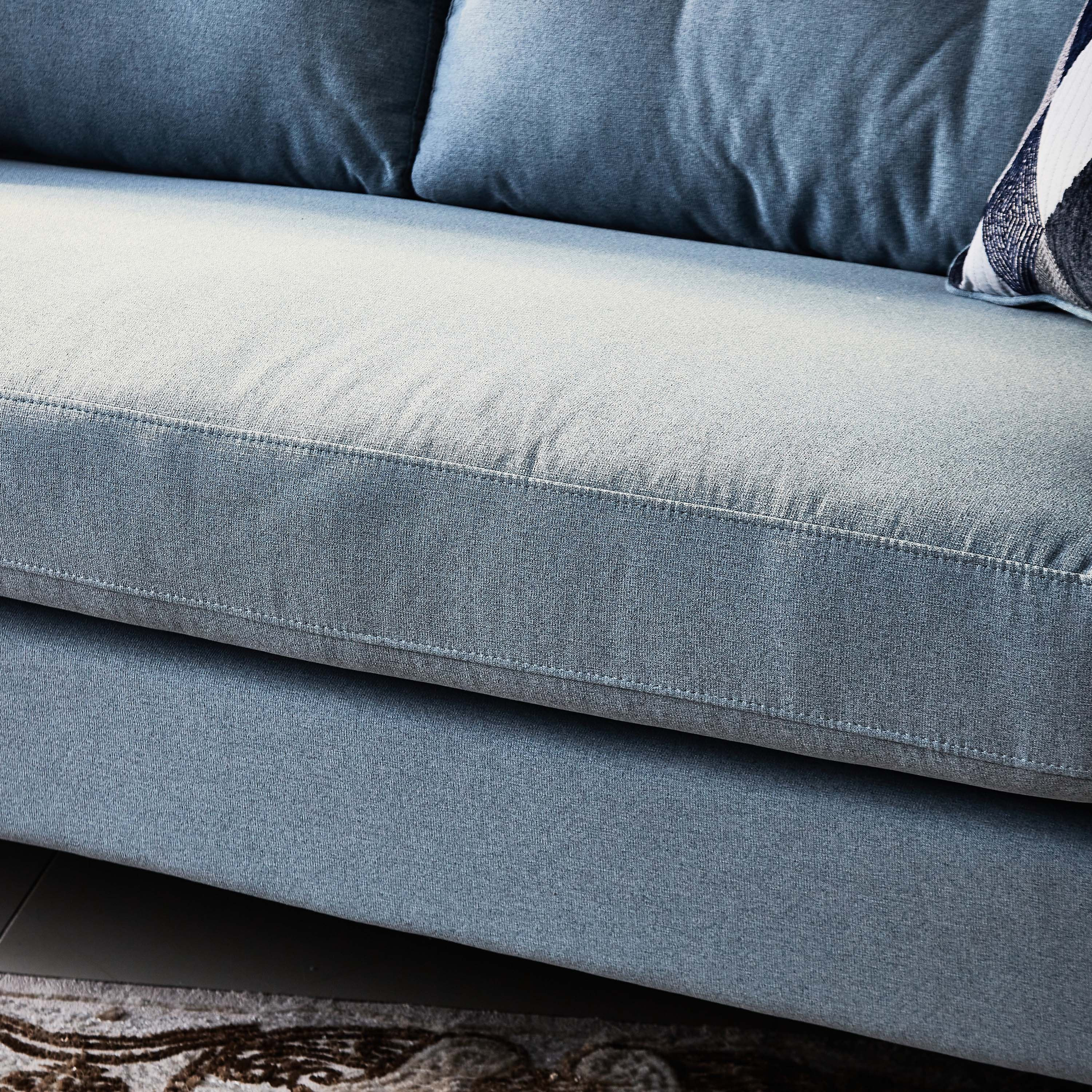 كنبة بـ 3 مقاعد ووسادتين من ليلي-hbxlivingroom-sofasandarmchairs-sofas-image-5