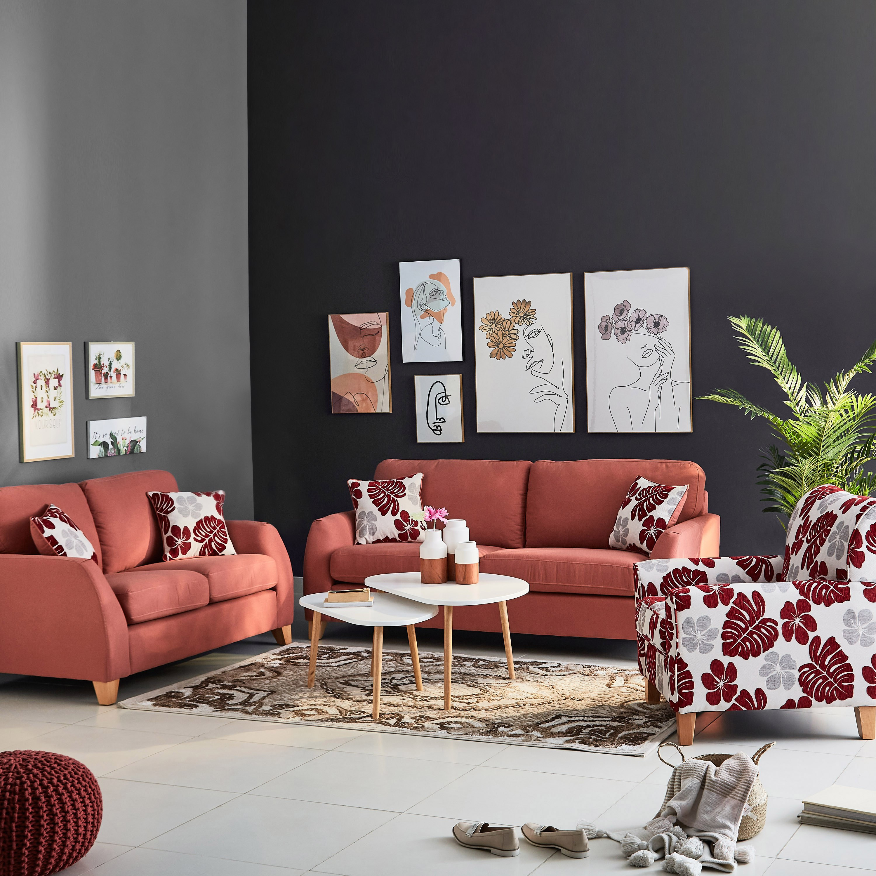 كنبة بـ 3 مقاعد ووسادتين من ديبورا-hbxlivingroom-sofasandarmchairs-sofas-image-10