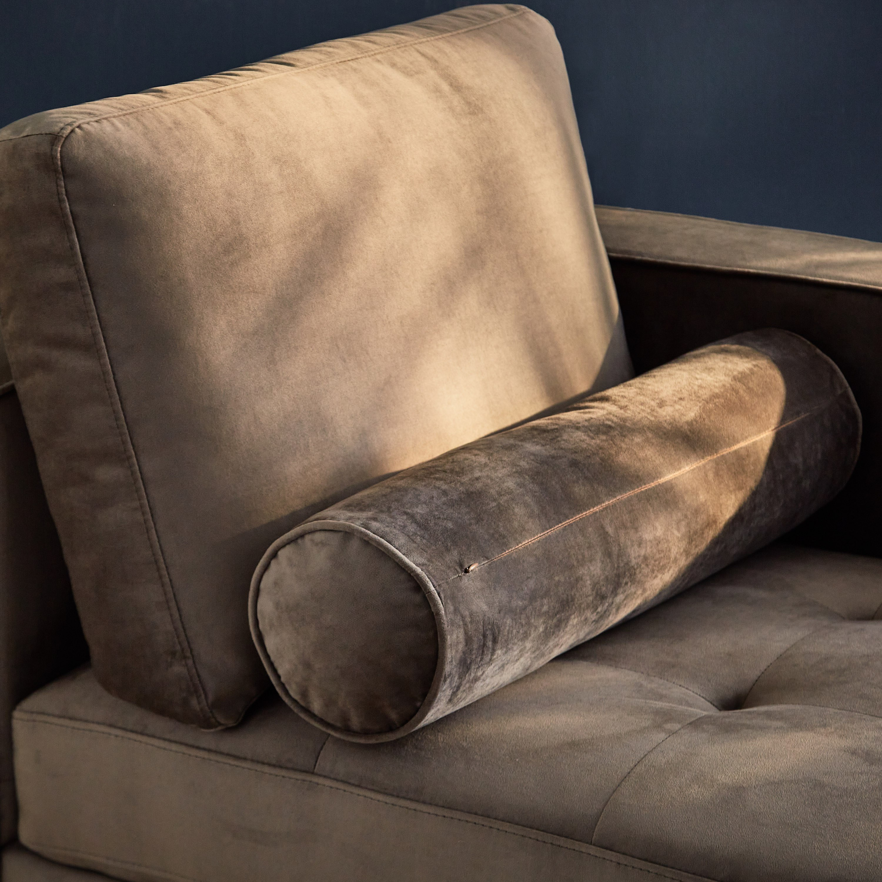 أريكة استرخاء كبيرة مع وسادة من نابلس-hbxlivingroom-sofasandarmchairs-sofas-image-6