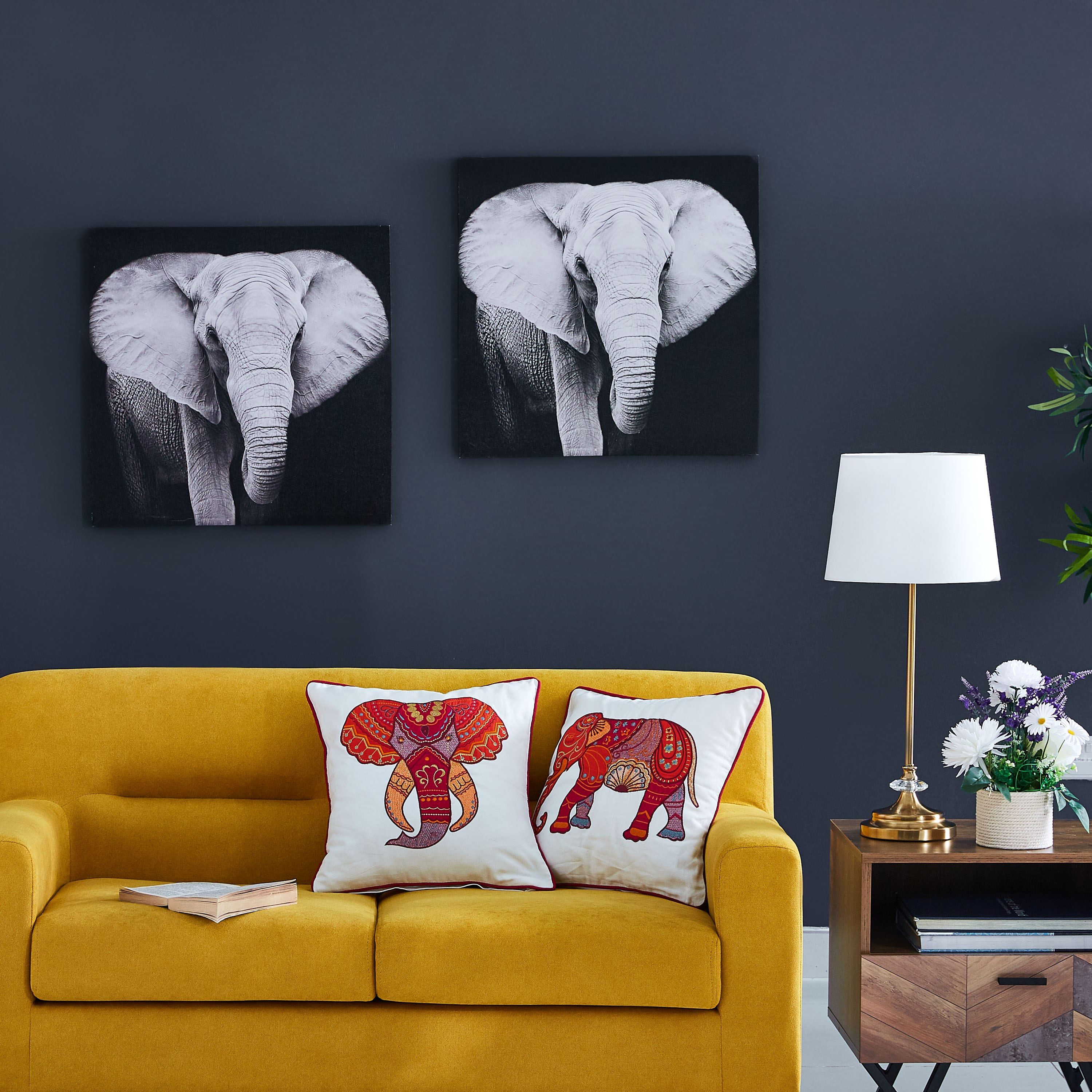 وسادة محشوة بتطريز فيل من ماجيستيك - 40x40 سم-hbxlivingroom-furnishings-cushionsandcovers-filledcushions-image-4