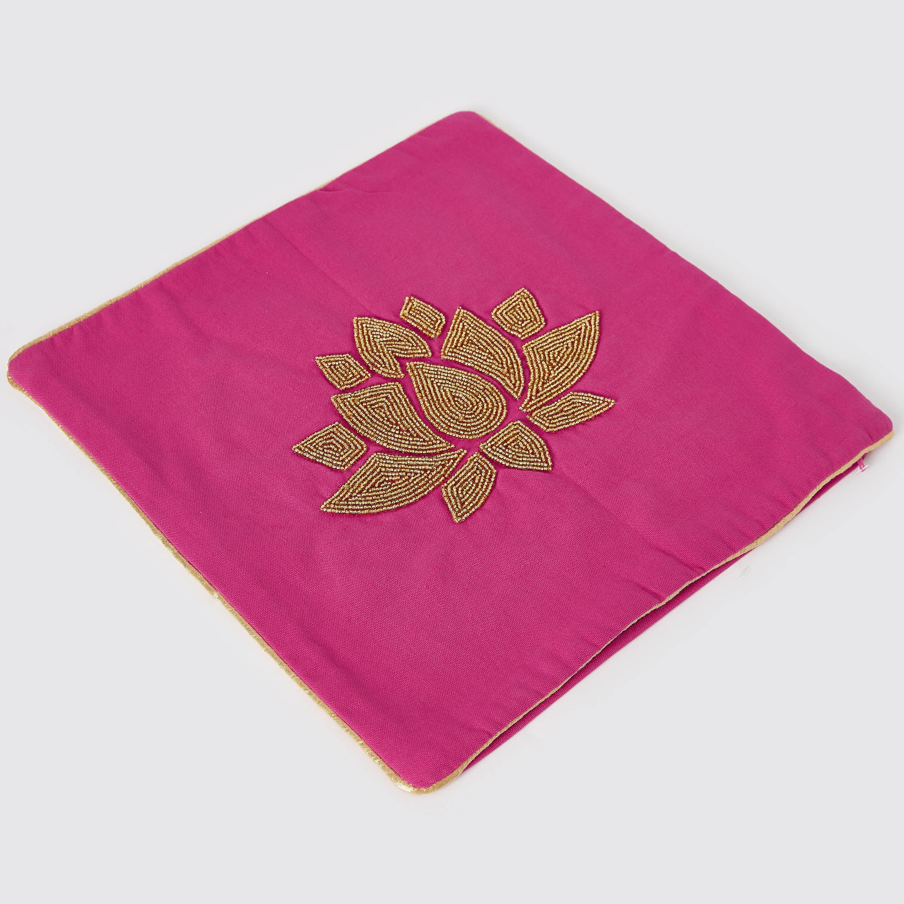 وسادة محشوة بتزيينات لوتس من ماجيستيك - 40x40 سم-hbxlivingroom-furnishings-cushionsandcovers-filledcushions-image-5