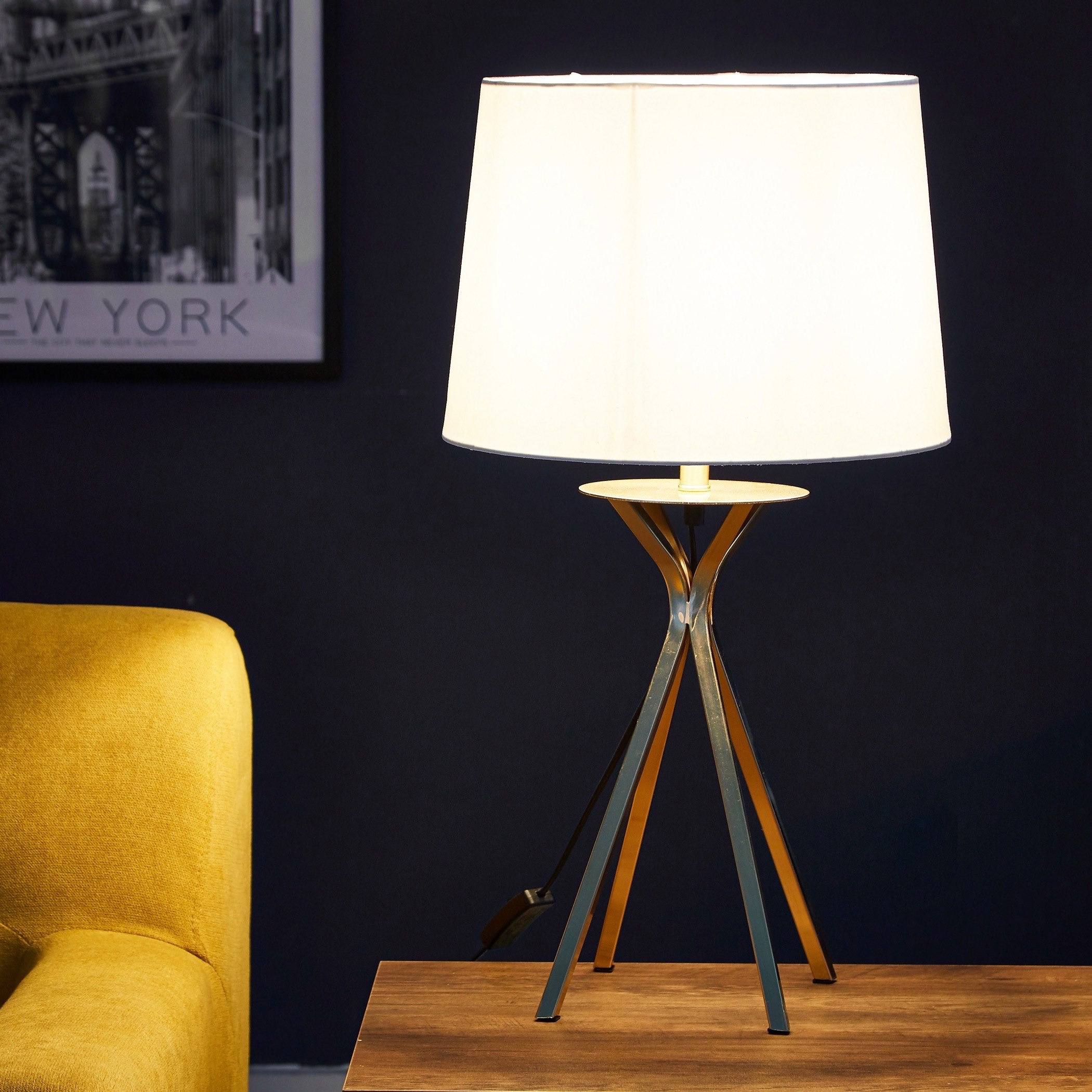 مصباح طاولة مزين من دييجو - 33 سم-hbxlivingroom-lighting-tablelamps-image-2