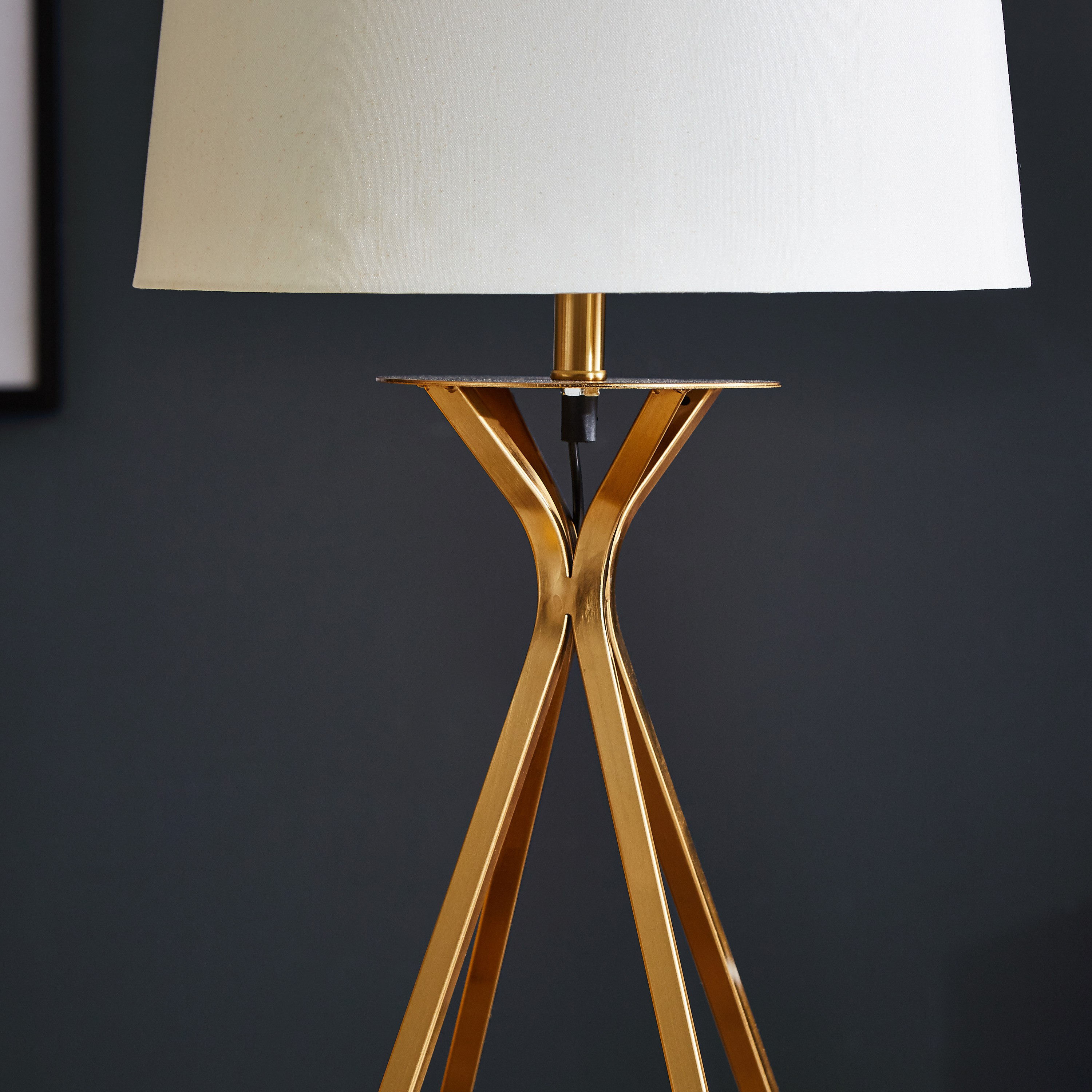 مصباح طاولة مزين من دييجو - 33 سم-hbxlivingroom-lighting-tablelamps-image-3