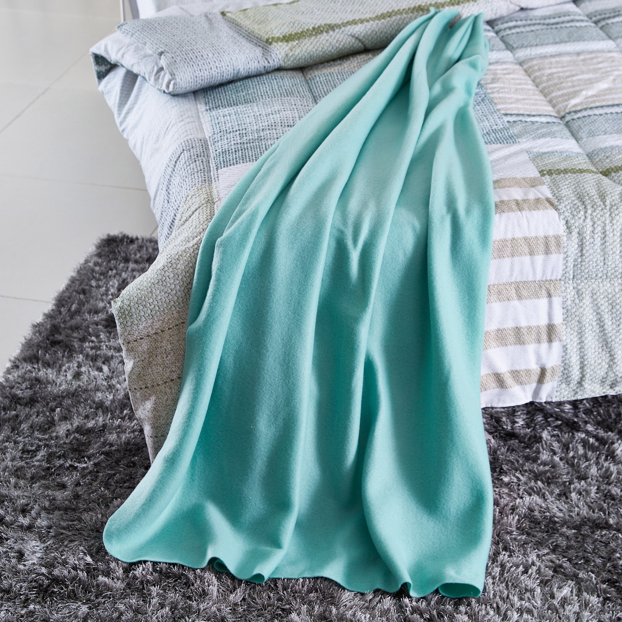 بطانية خفيفة صوف بولار من أتلانتا - 120 × 160 سم-hbxhomeware-hbxbedroom-image-1