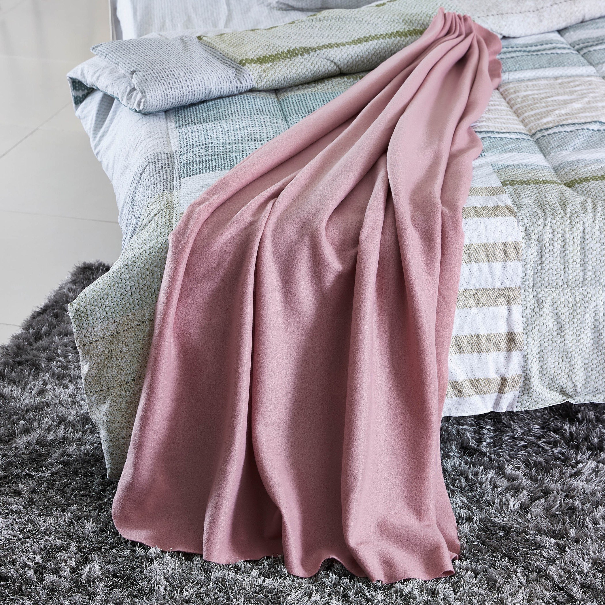 بطانية خفيفة صوف بولار من أتلانتا - 120 × 160 سم-hbxhomeware-hbxbedroom-image-1