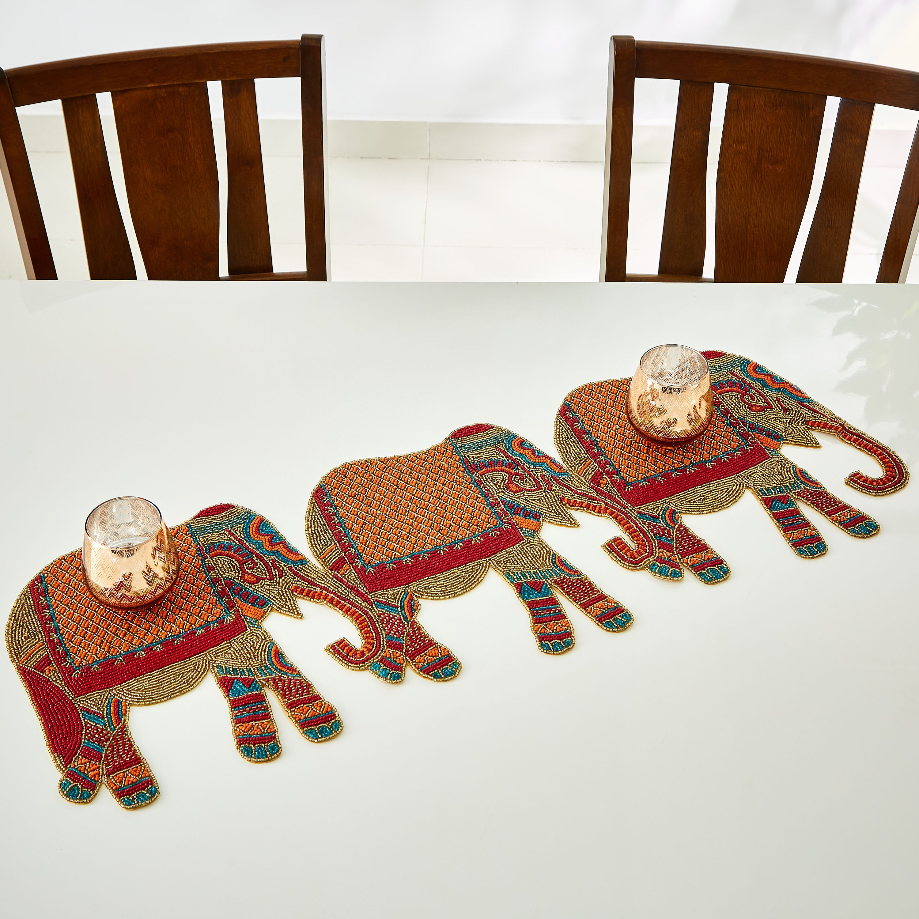 مفرش طاولة بتصميم فيل وتزيينات بالخرز من ماجيستيك - 33x90 سم-hbxdecorandfurnishings-homefurnishings-tablelinens-image-1