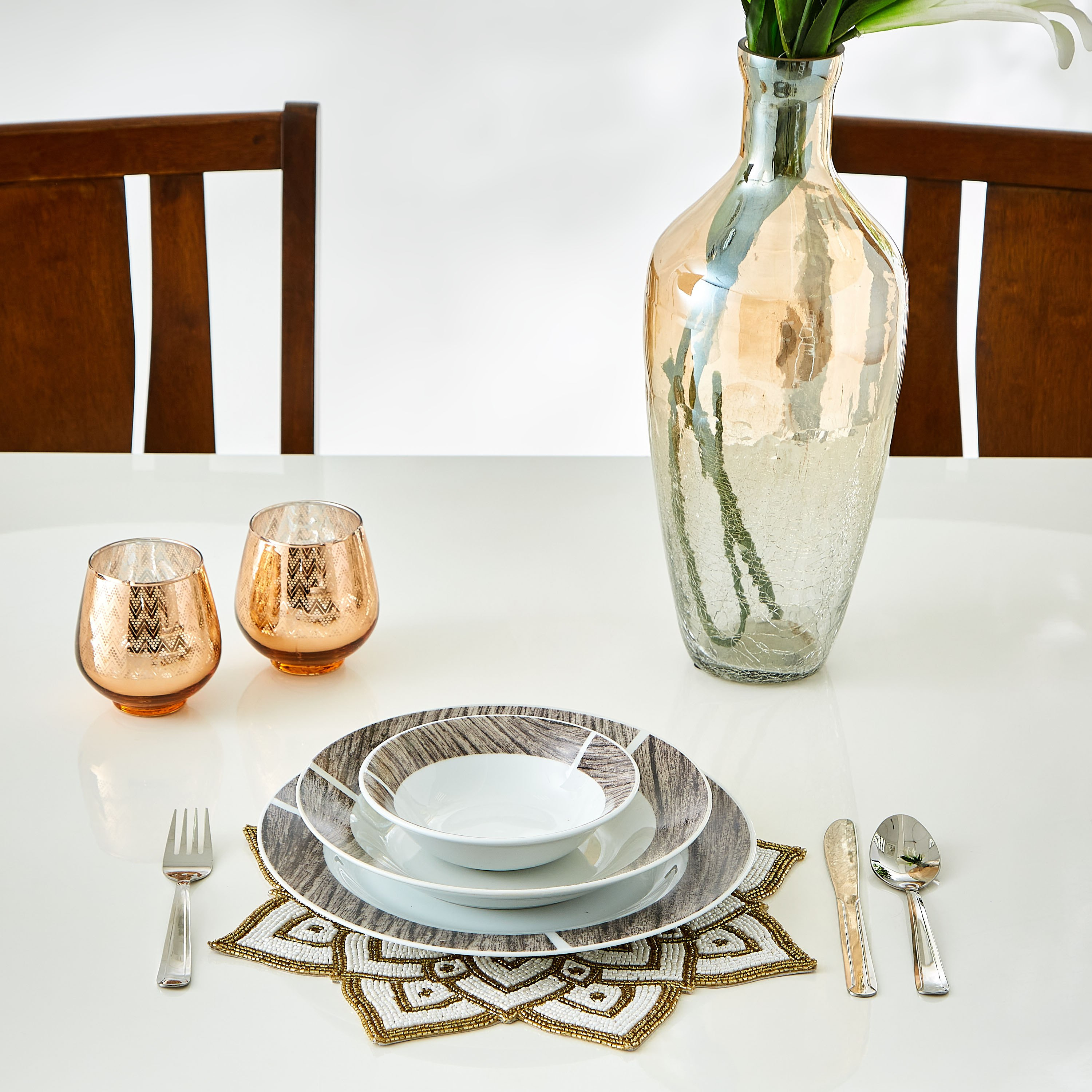 لبادة صحون بتصميم زهرة اللّوتس مزيّنة بالخرز من إندو-hbxdecorandfurnishings-homefurnishings-tablelinens-image-4