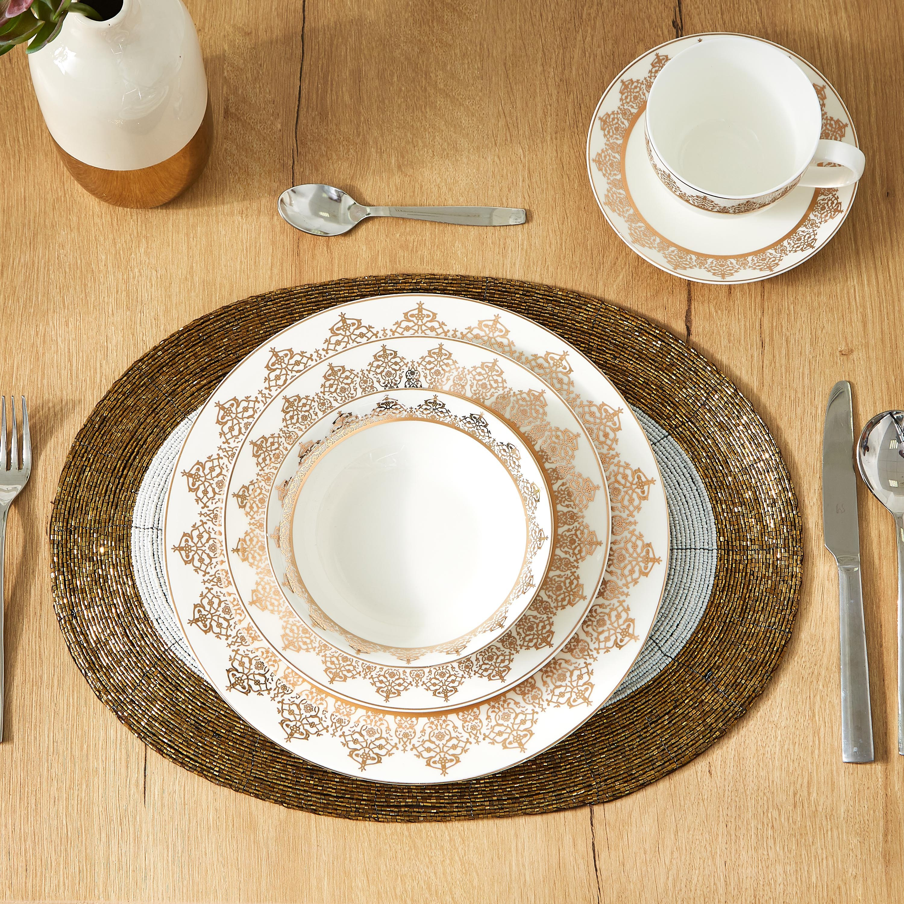 لبادة صحون بيضاوية مزيّنة بالخرز - 40x30 سم-hbxdecorandfurnishings-homefurnishings-tablelinens-image-3