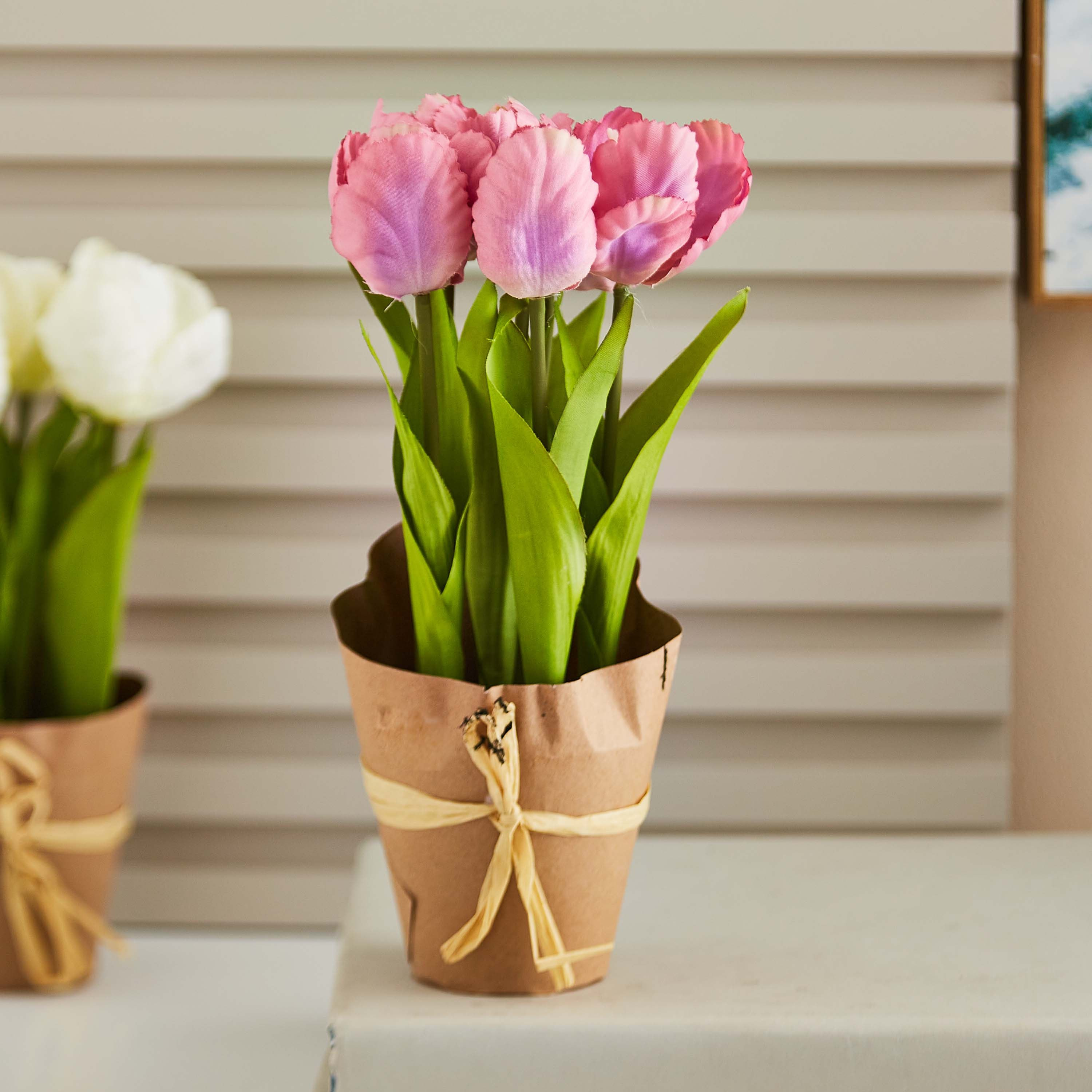 زهرة زينة مع مزهرية من إيدينك - 23 سم-hbxdecorandfurnishings-homeaccessories-artificialflowersandplants-image-1