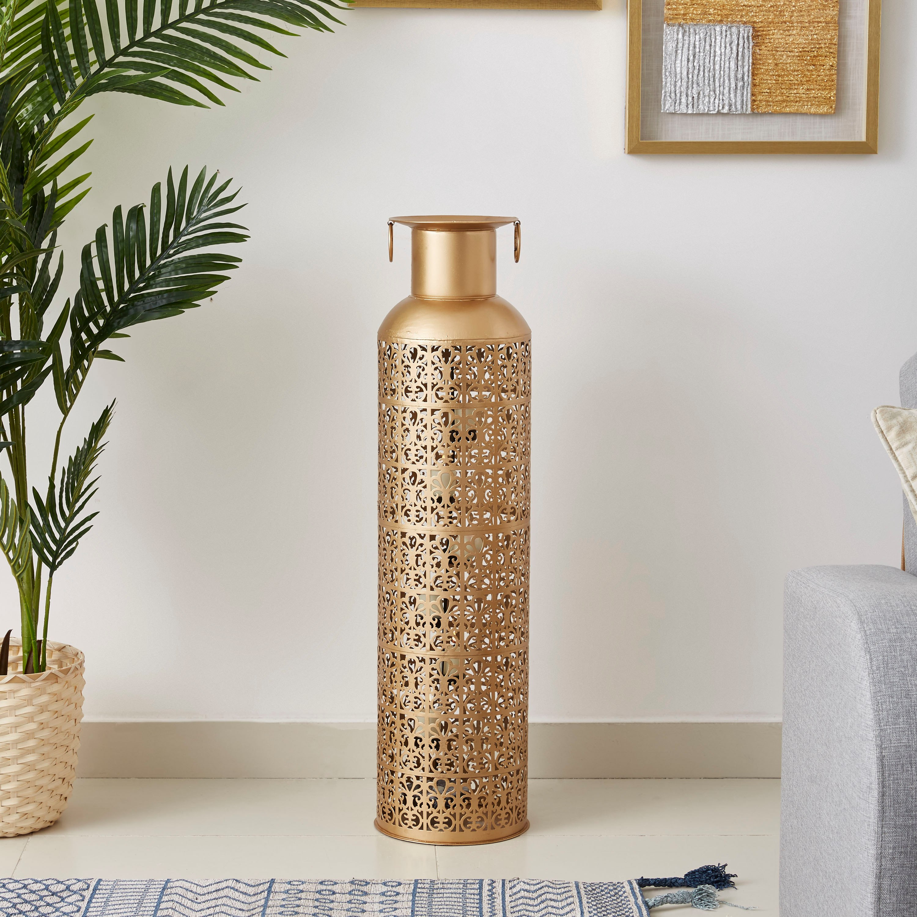 حامل شموع صغيرة معدني بدعامة وتصاميم مفرغة من إيبيزا-hbxlivingroom-decorandaccessories-candleholders-image-1