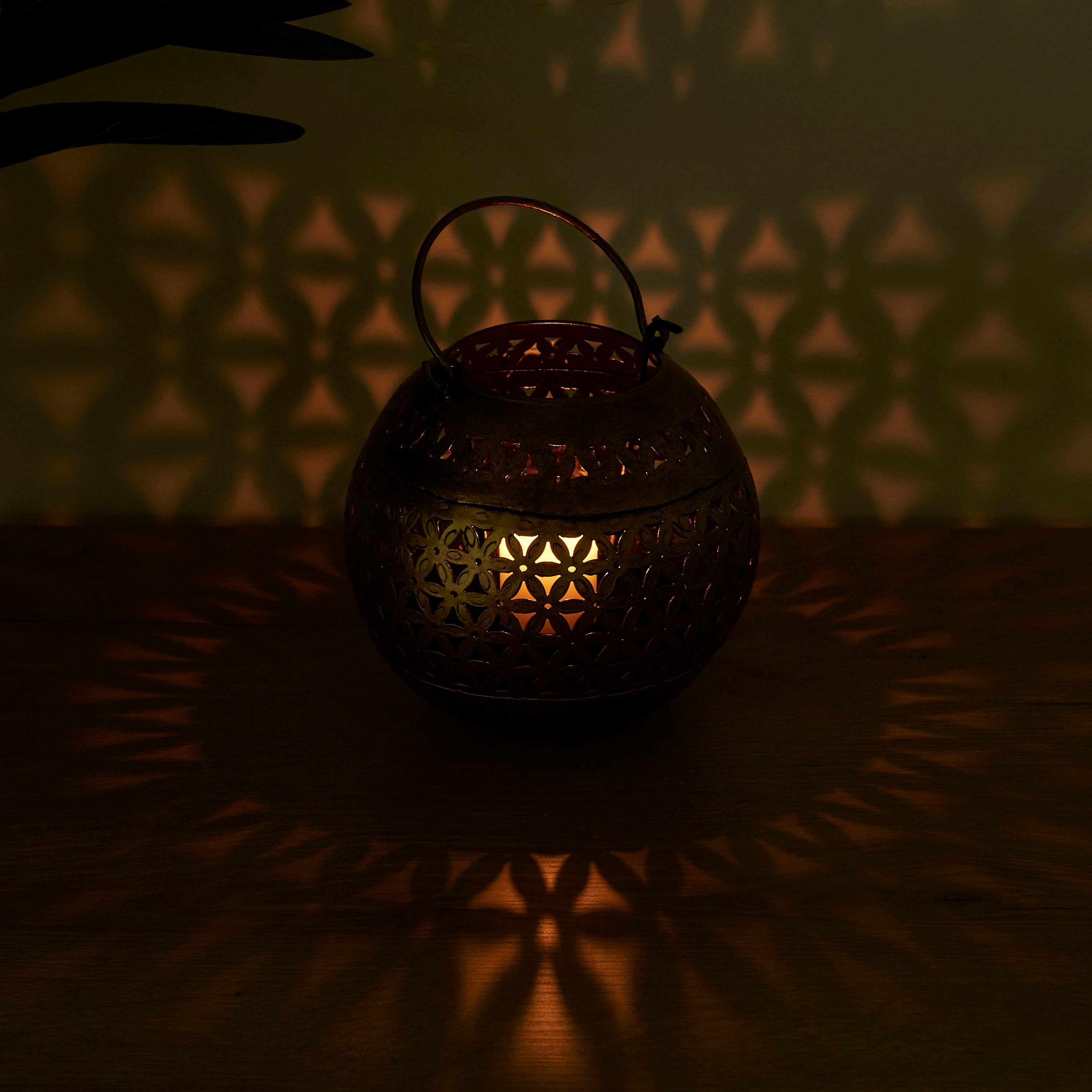 Ibiza Metal Oval Daisy Cutwork Candle and Tealight Holder with Handle-PROMO_HB_AE_B1G1_250925-image-2