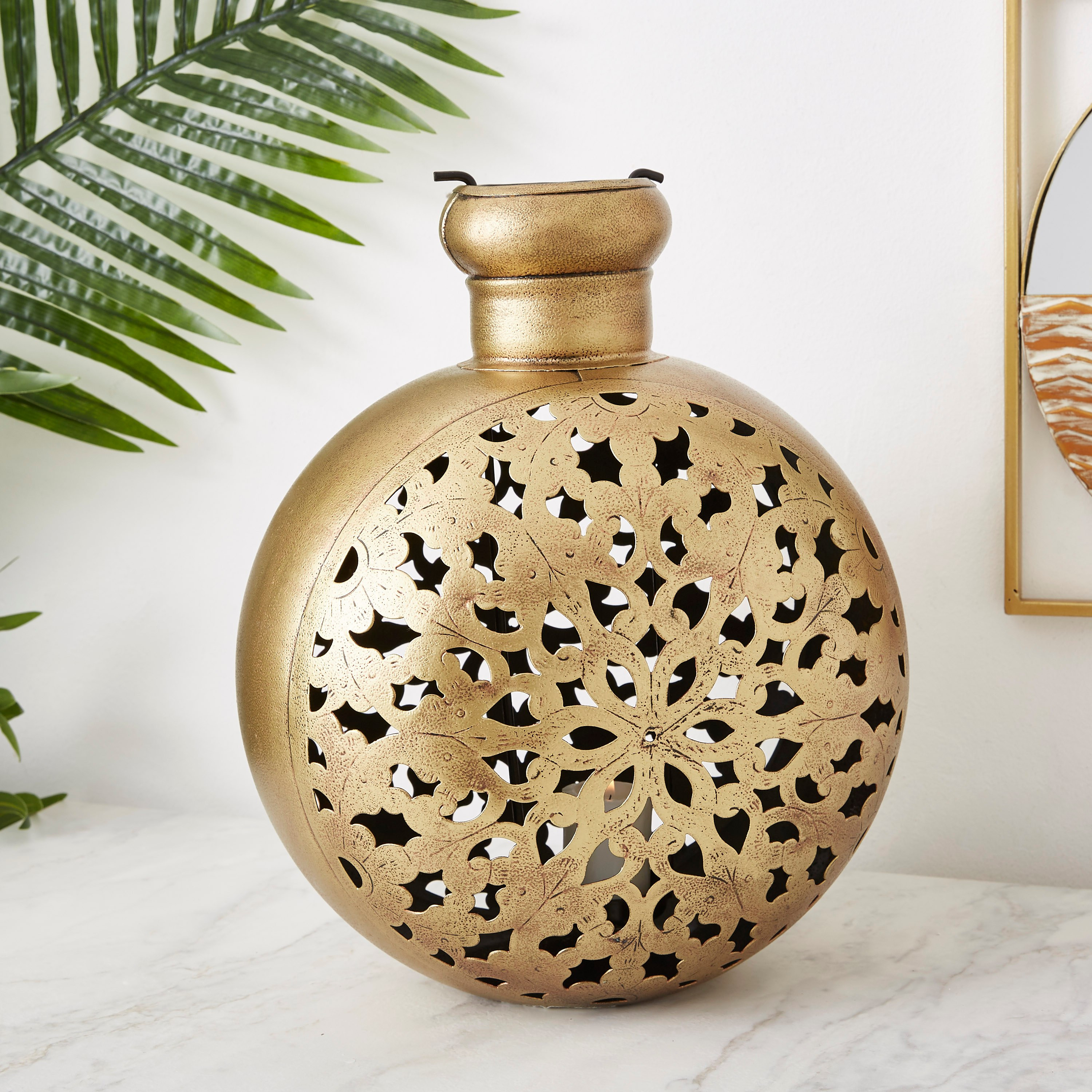 حامل شموع معدني مزخرف بتفاصيل مفرغة كوديا من إيبيزا-hbxlivingroom-decorandaccessories-candleholders-image-1