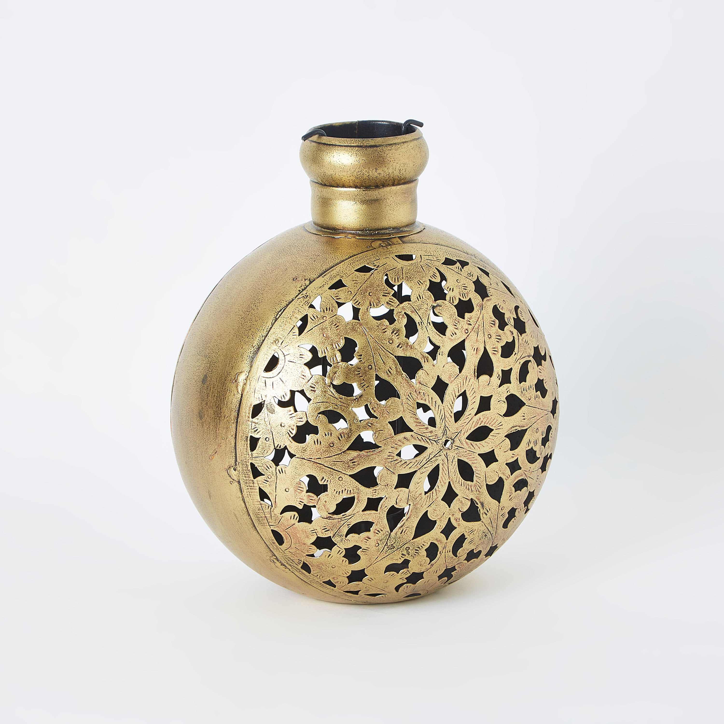 حامل شموع معدني مزخرف بتفاصيل مفرغة كوديا من إيبيزا-hbxlivingroom-decorandaccessories-candleholders-image-6