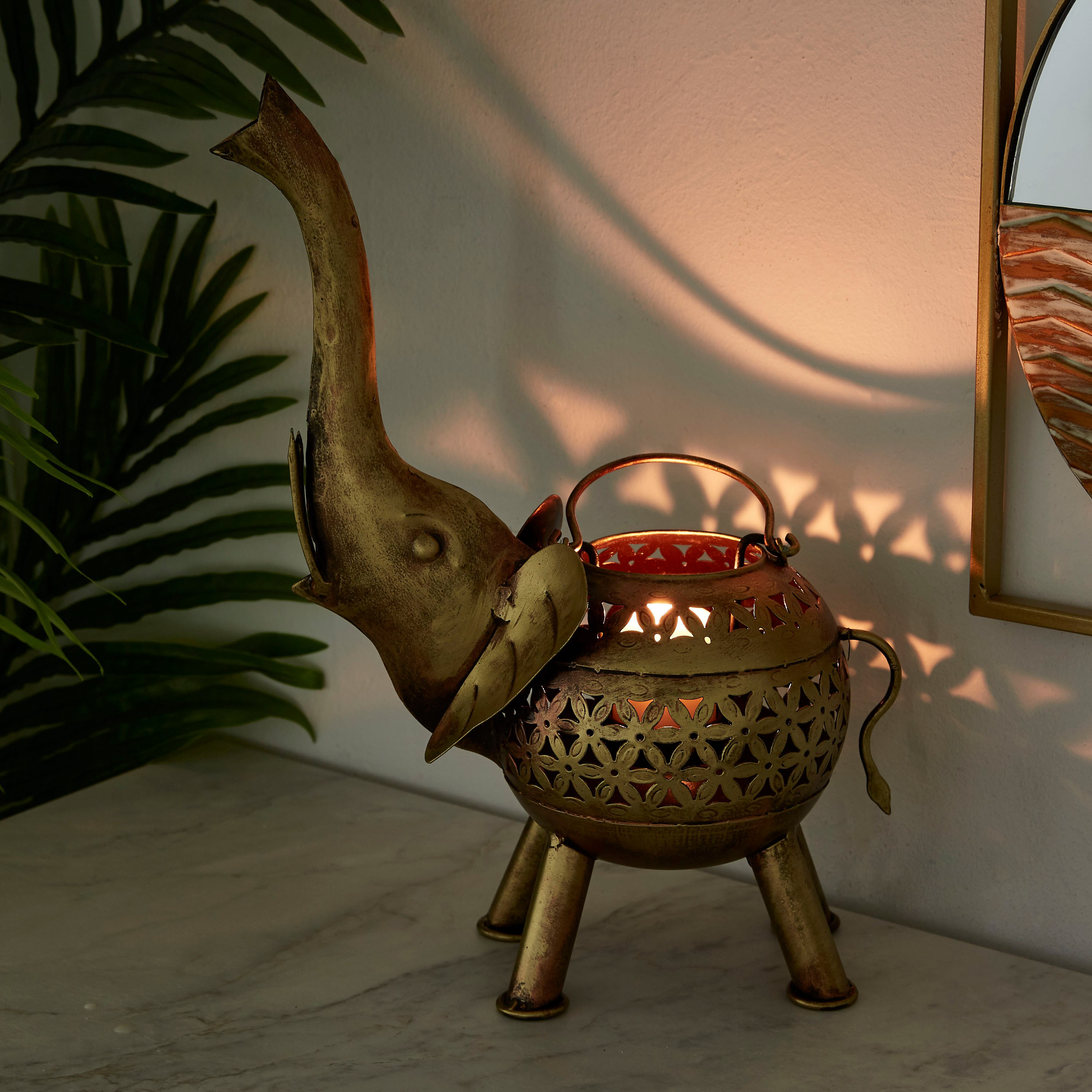 حامل شموع صغيرة معدني بتصاميم مفرّغة ديزي من إيبيزا-hbxhomeware-homedecor-figurinesandornaments-image-2