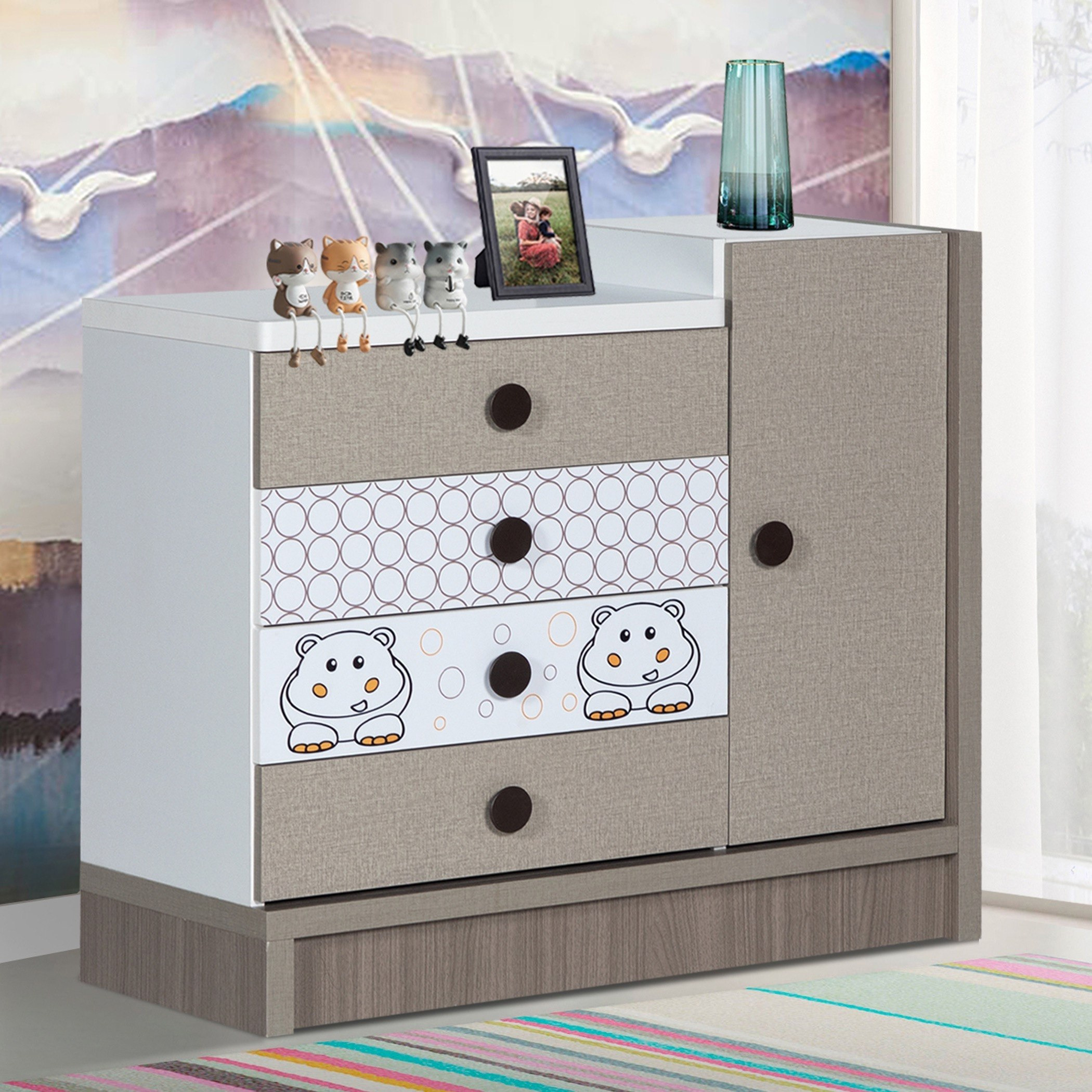 طاولة تزيين للأطفال بباب واحد و4 أدراج دون مرآة - زيبورا من موڤو-hbxfurniture-kidsroom-kidsdressersandmirrors-image-1