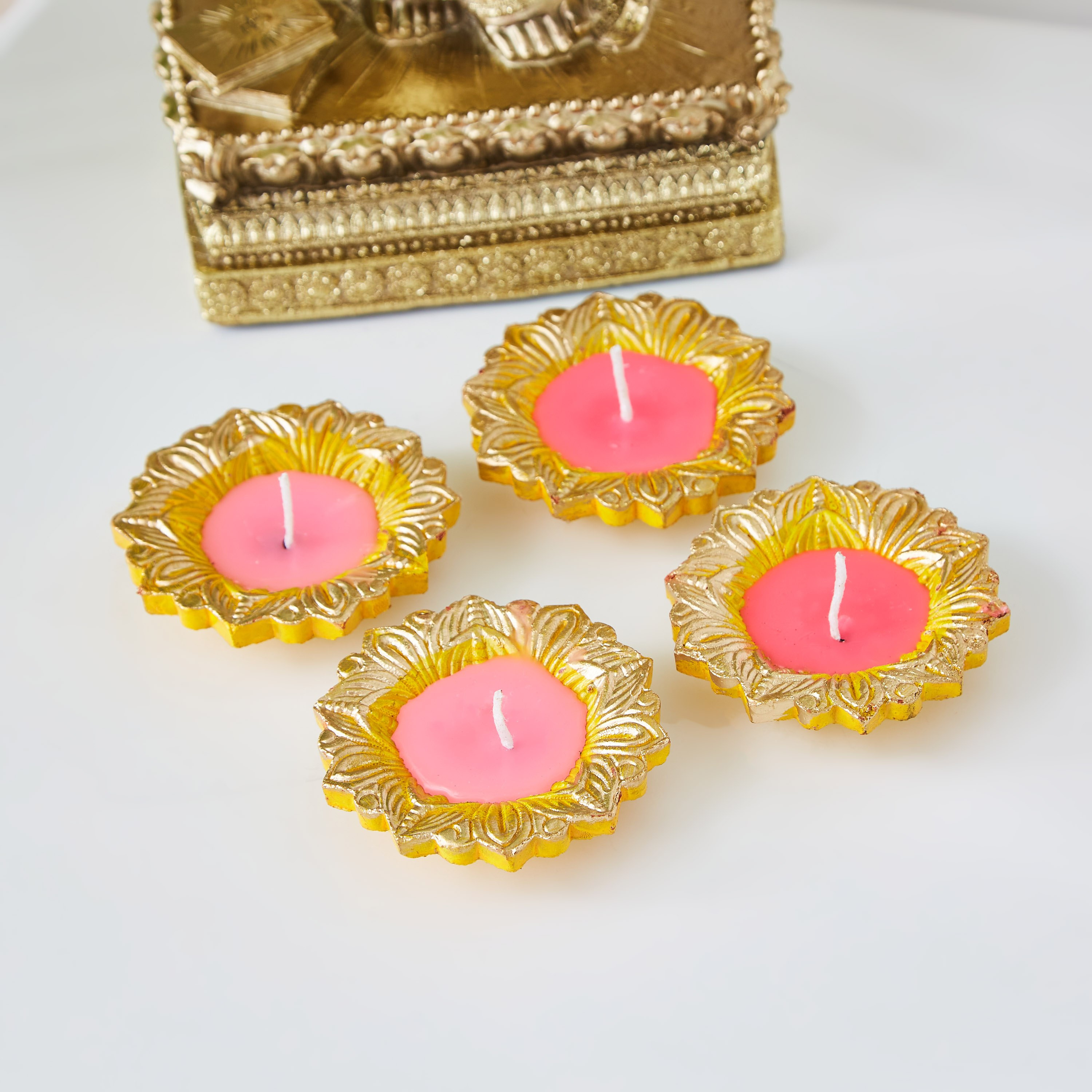 حامل شموع فخار بتصميم زهري مع شمع من أريان - طقم من 4 قطع-hbxbedroom-homefragrance-candleholders-image-2