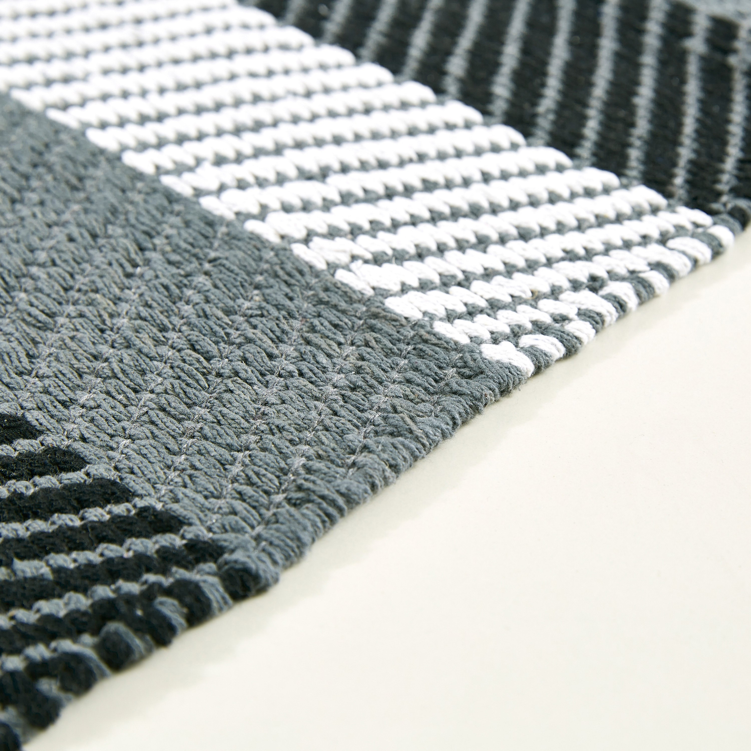 Eliza ADLER Cotton Jacquard Dhurrie - 80x150 cm-hbxdecorandfurnishings-floorcoverings-rugs-image-3