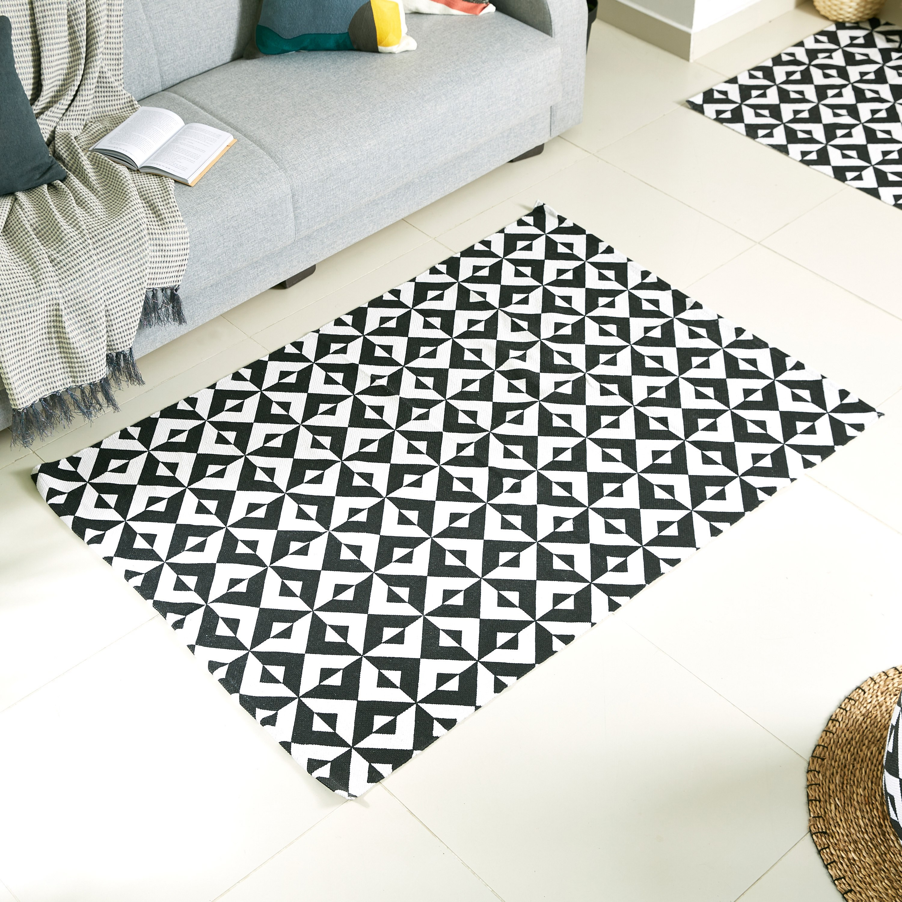 Oliver Geometric Cotton Jacquard Dhurrie - 110x160 cm-hbxdecorandfurnishings-floorcoverings-rugs-image-1