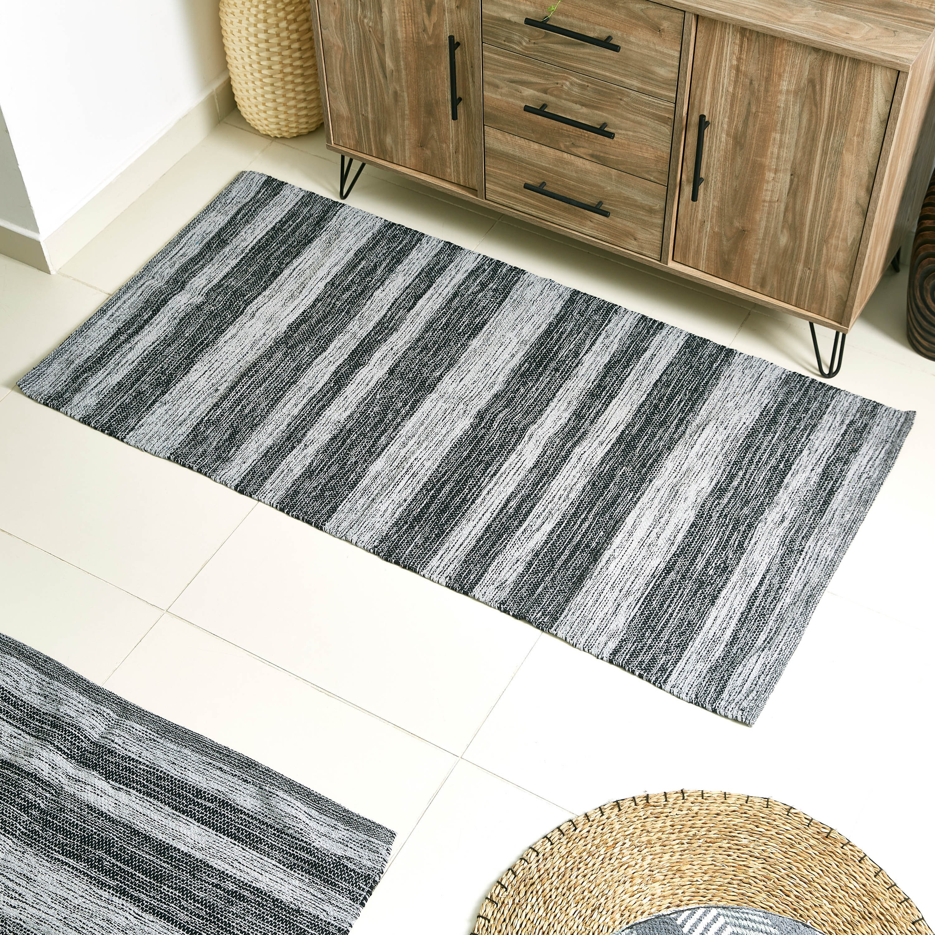 سجادة دوري قطن مخططة من ماديسون بريت - 80x150 سم-hbxdecorandfurnishings-floorcoverings-rugs-image-1