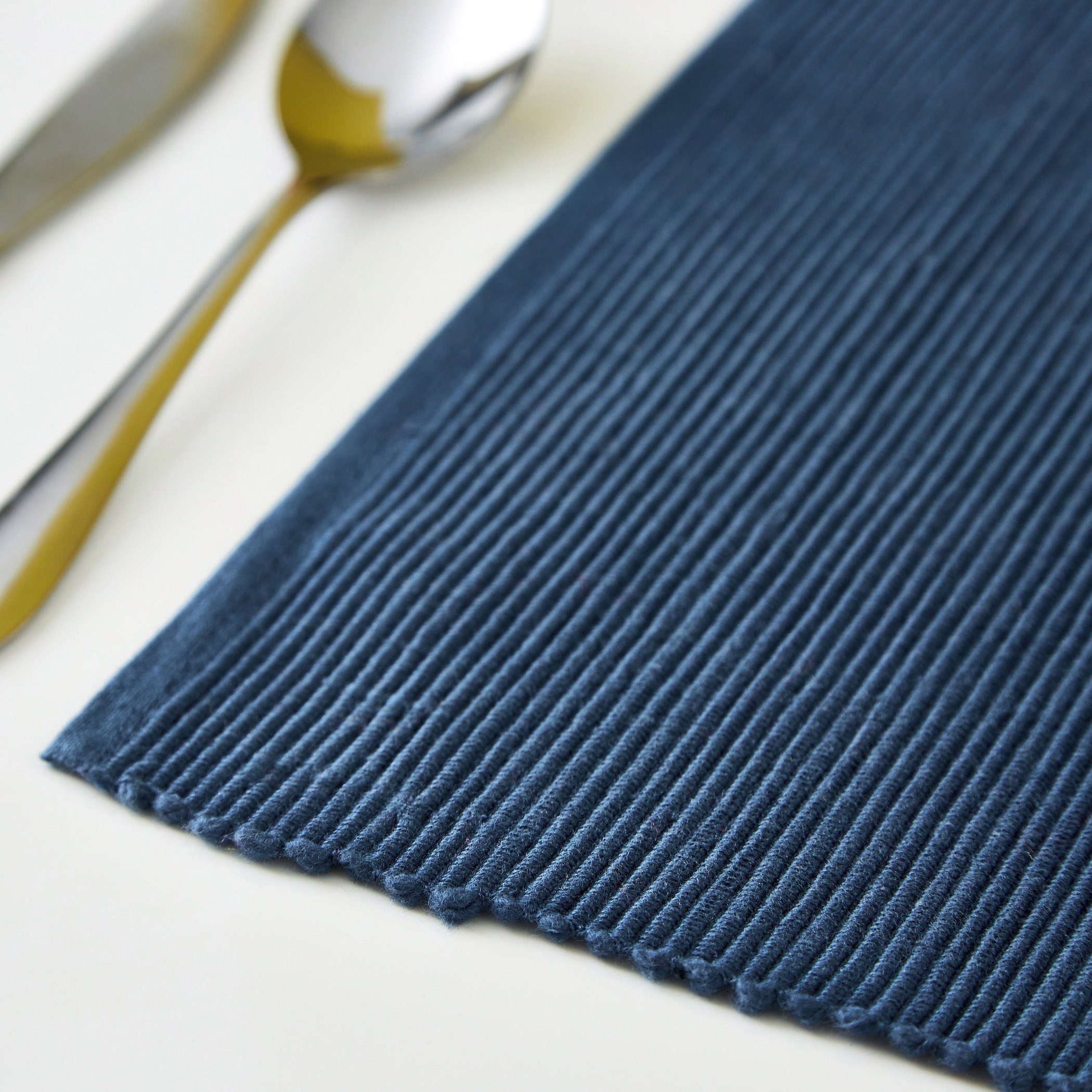 لبادة صحون قطن مضلعة - 30 × 50 سم-hbxdecorandfurnishings-homefurnishings-tablelinens-image-2