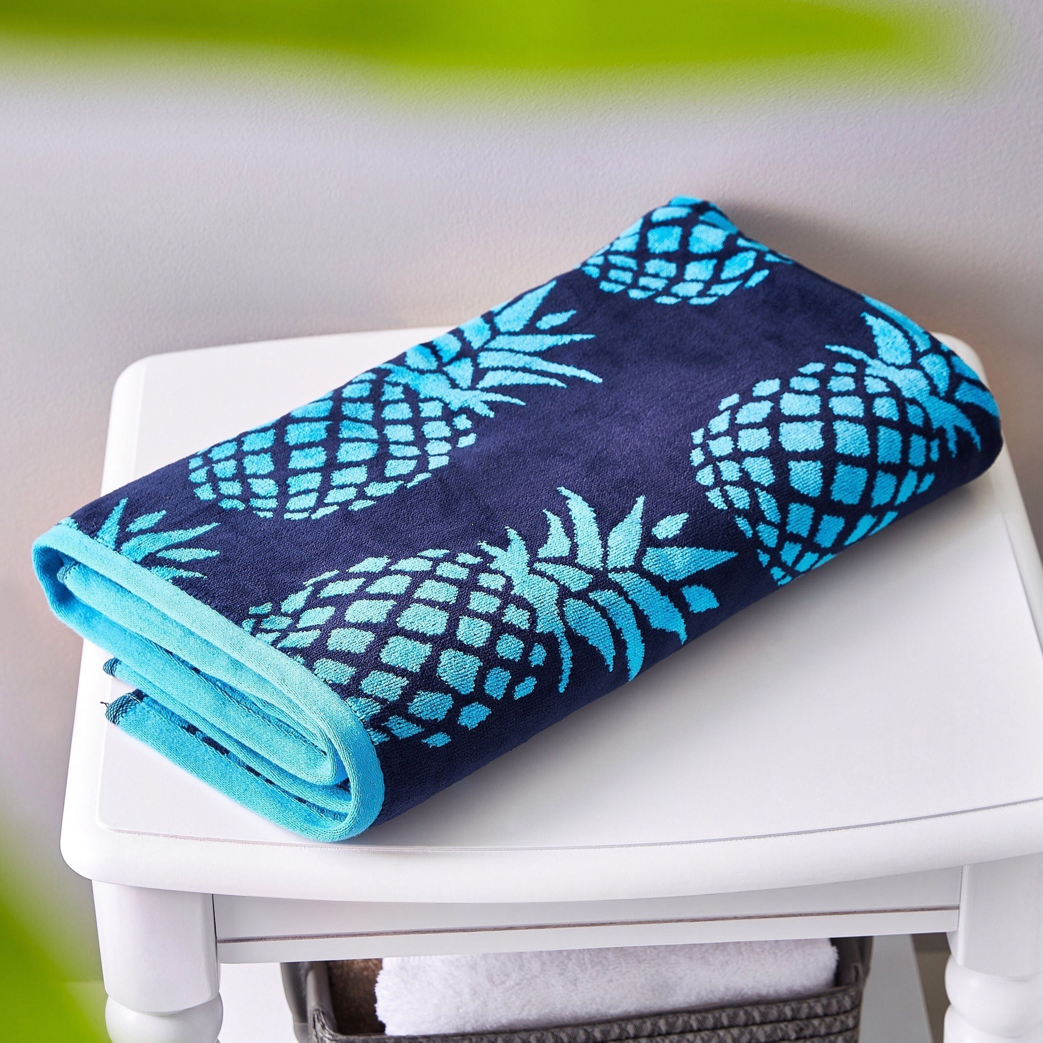 منشفة قطن للشاطيء بتصميم أناناس - 100x180 سم-hbxbathroom-bathroomtextiles-image-1