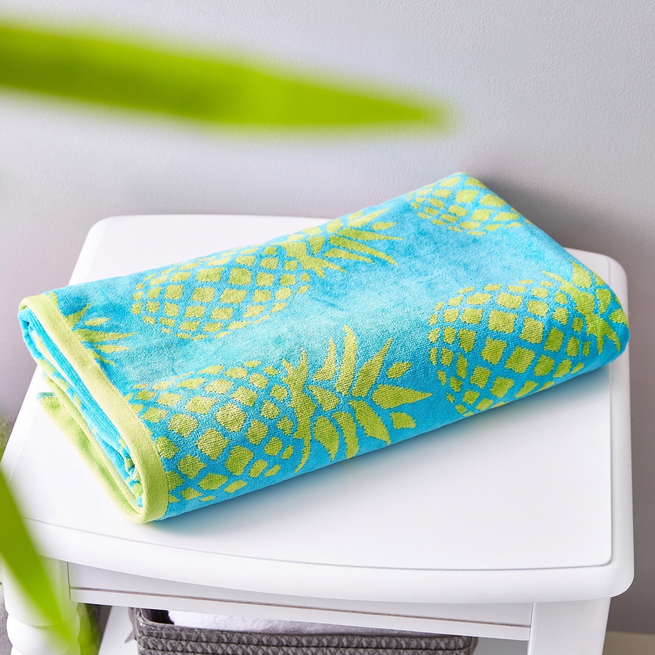 منشفة قطن للشاطيء بتصميم أناناس - 180x100 سم-hbxbathroom-bathroomtextiles-image-1