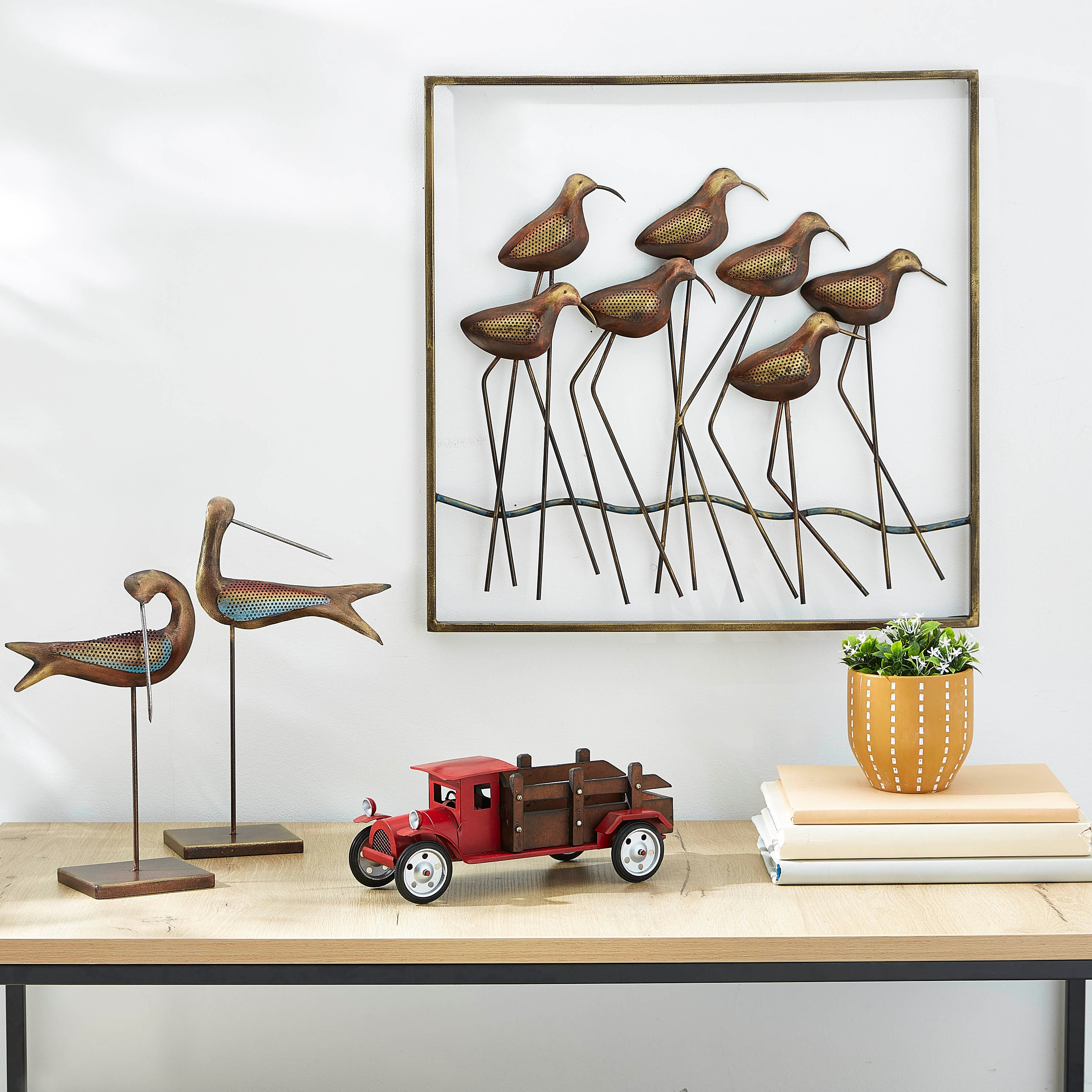 شاحنة زينة حمراء كبيرة من زهارا-hbxhomeware-homedecor-figurinesandornaments-image-4