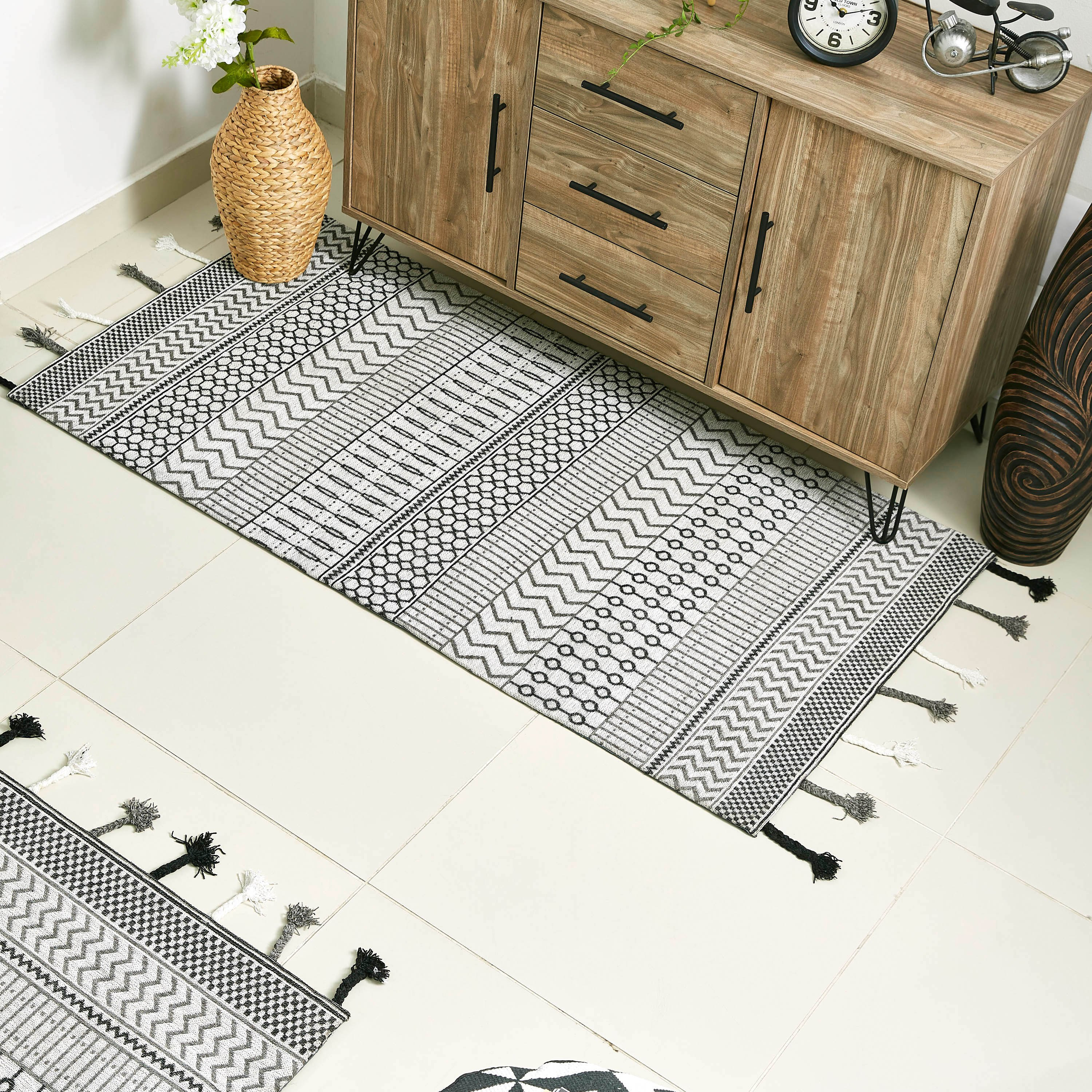 سجادة منسوجة جاكار من نورديك - 80x150 سم-hbxdecorandfurnishings-floorcoverings-rugs-image-1