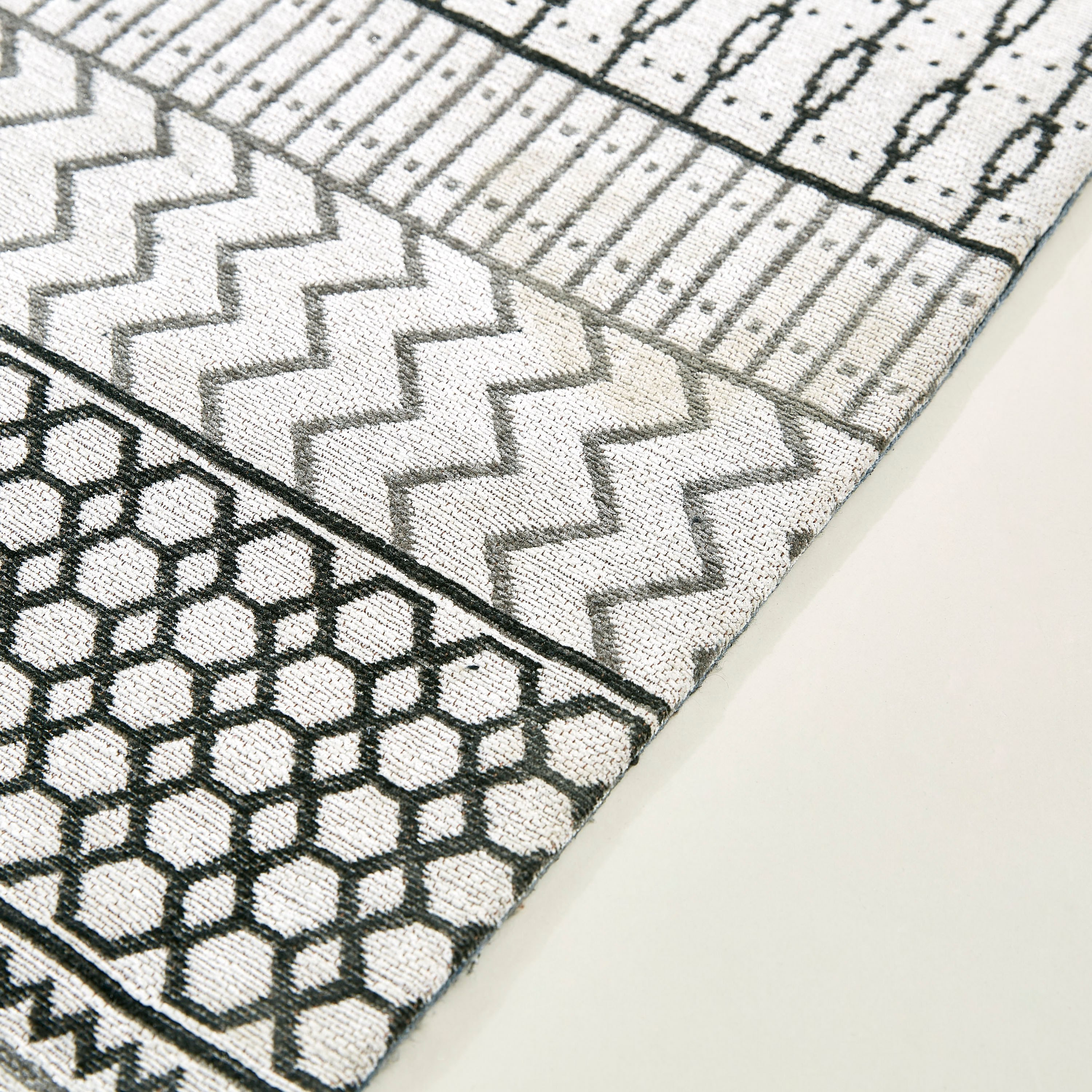 سجادة منسوجة جاكار من نورديك - 80x150 سم-hbxdecorandfurnishings-floorcoverings-rugs-image-3