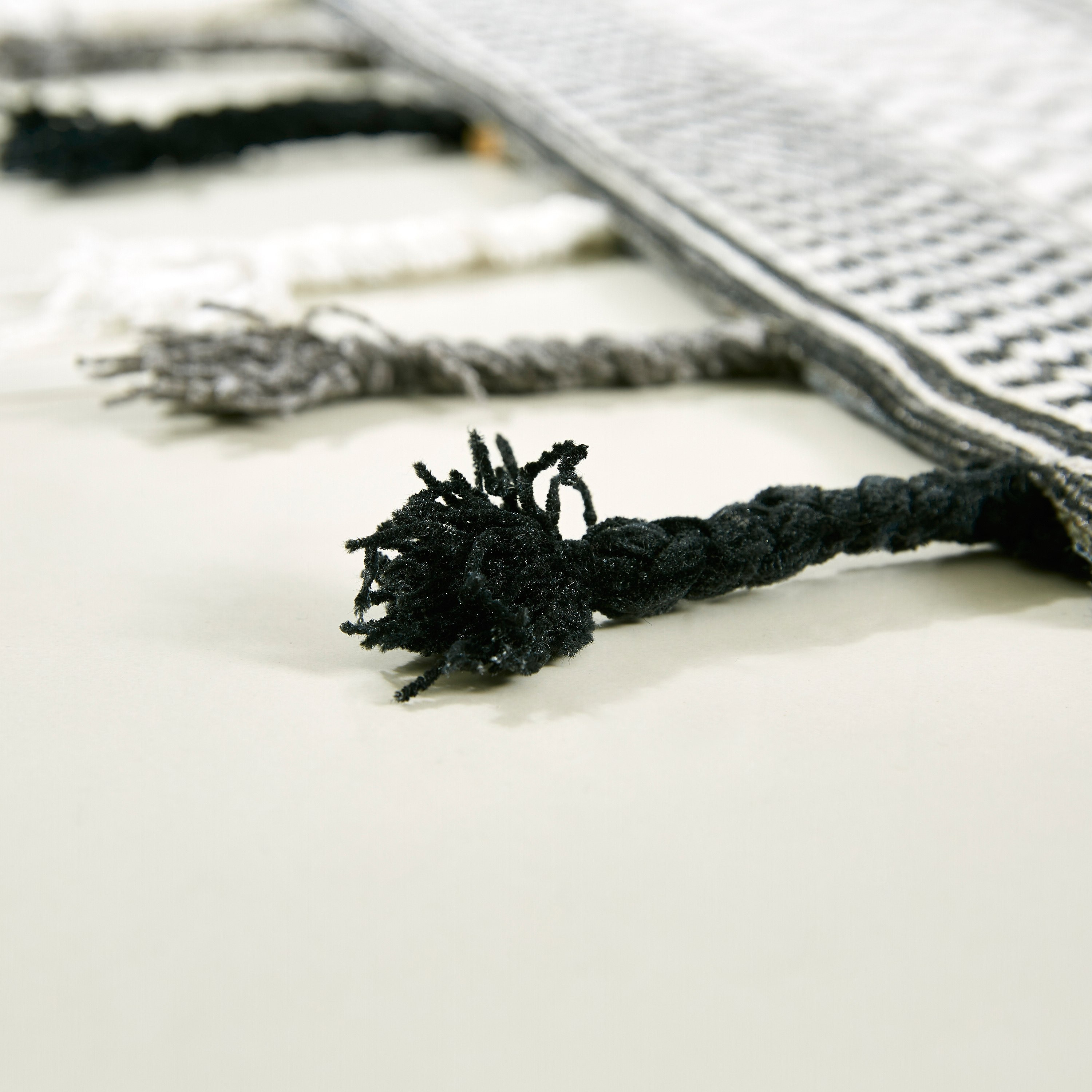 سجادة منسوجة جاكار من نورديك - 80x150 سم-hbxdecorandfurnishings-floorcoverings-rugs-image-4