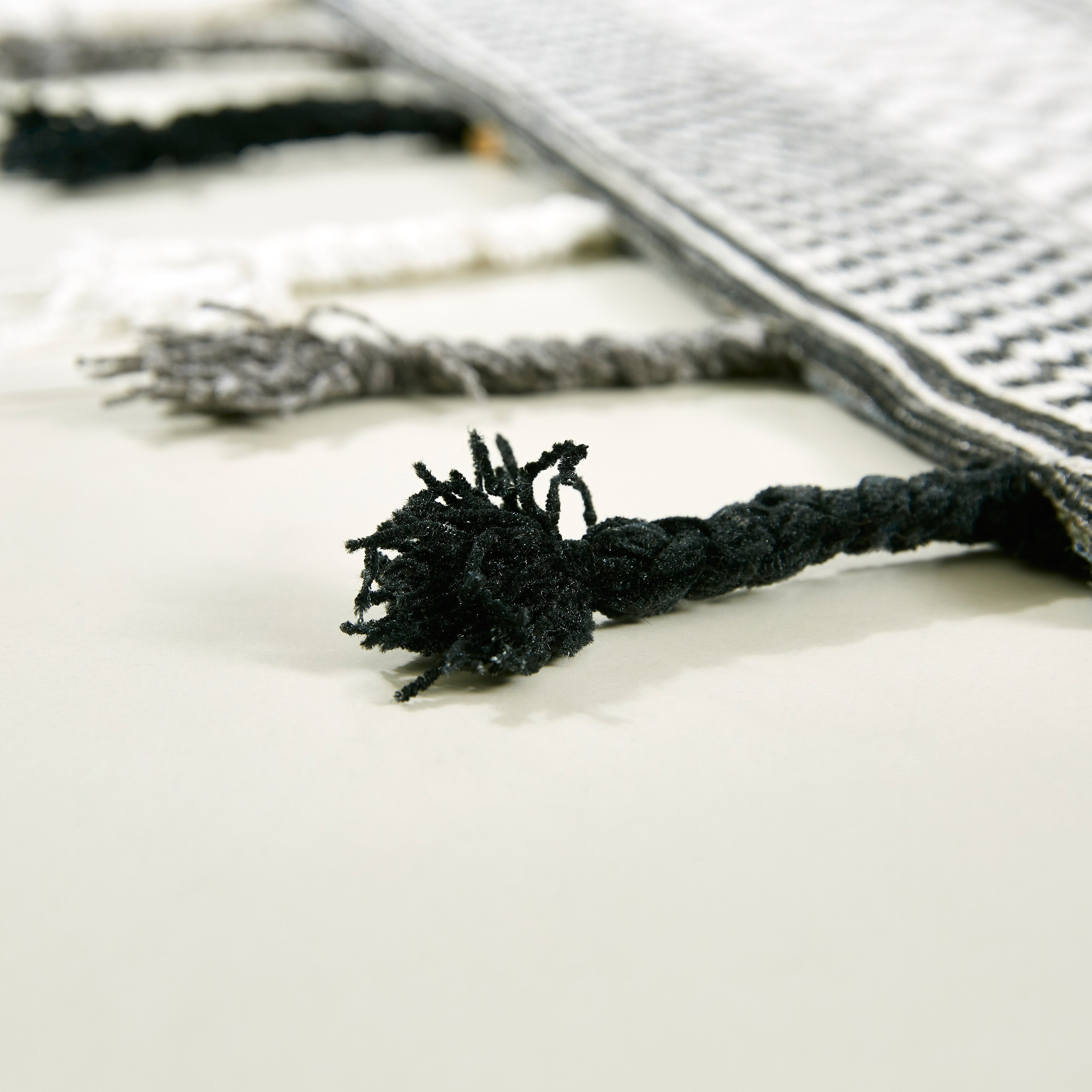 سجادة منسوجة جاكار من نورديك - 160x230 سم-hbxdecorandfurnishings-floorcoverings-rugs-image-4
