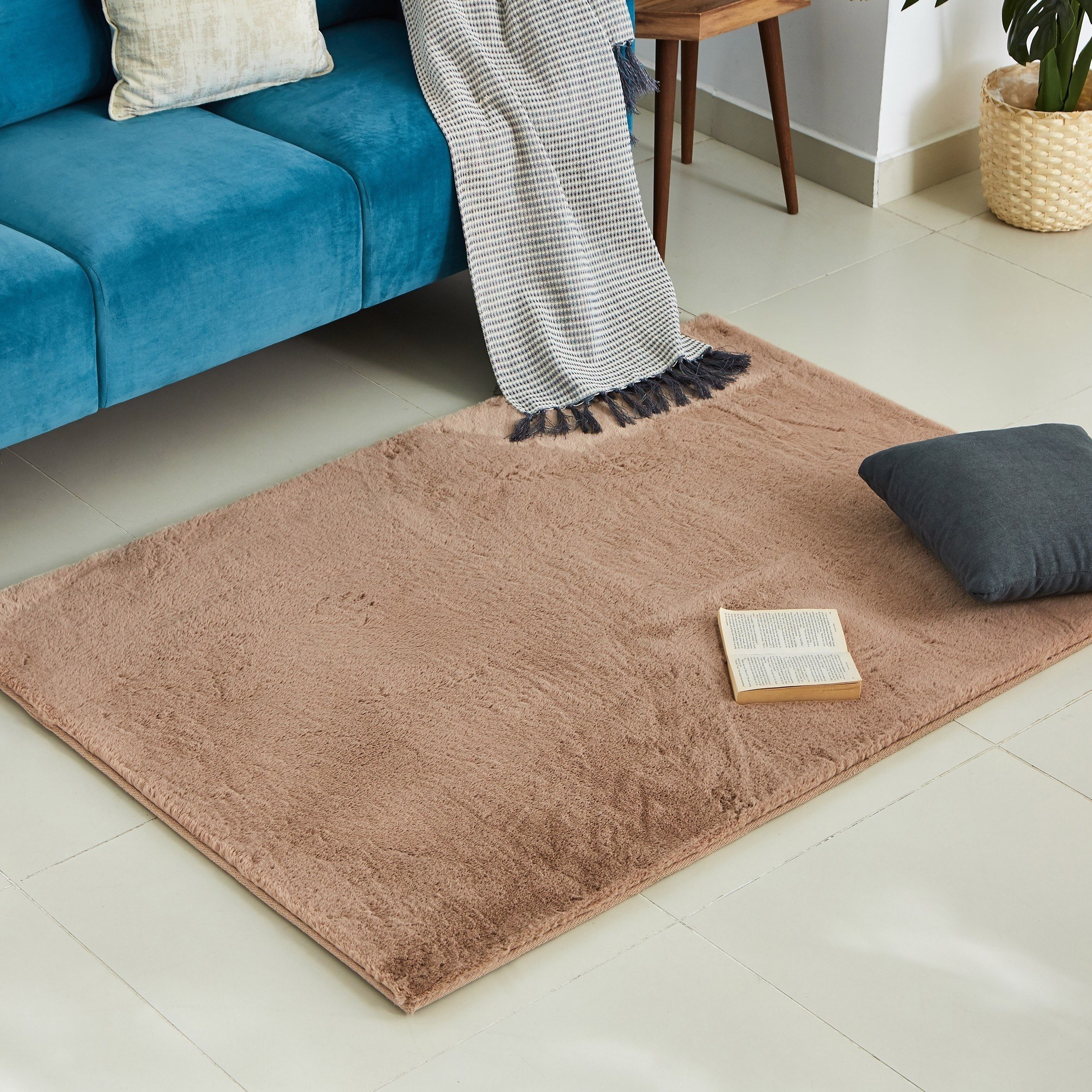 Tahsy Rabbit Fur Rug - 110x160 cm-hbxdecorandfurnishings-floorcoverings-rugs-image-1