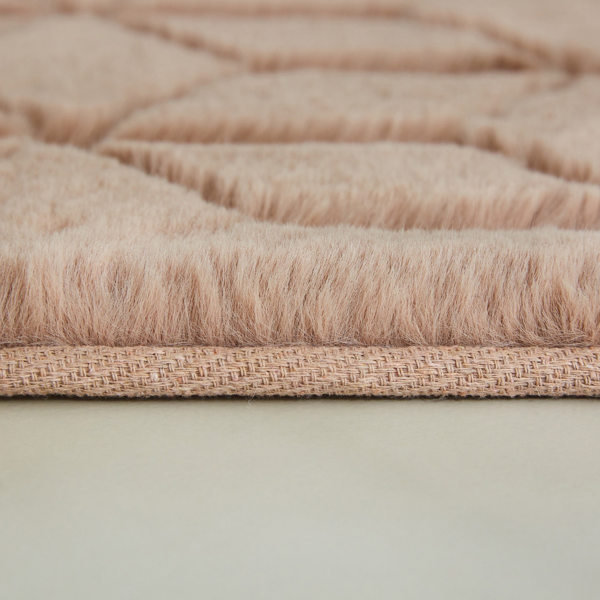 سجادة فرو أرنب مخيّطة بنمط هندسي من برلين - 110x160 سم-hbxdecorandfurnishings-floorcoverings-rugs-image-3