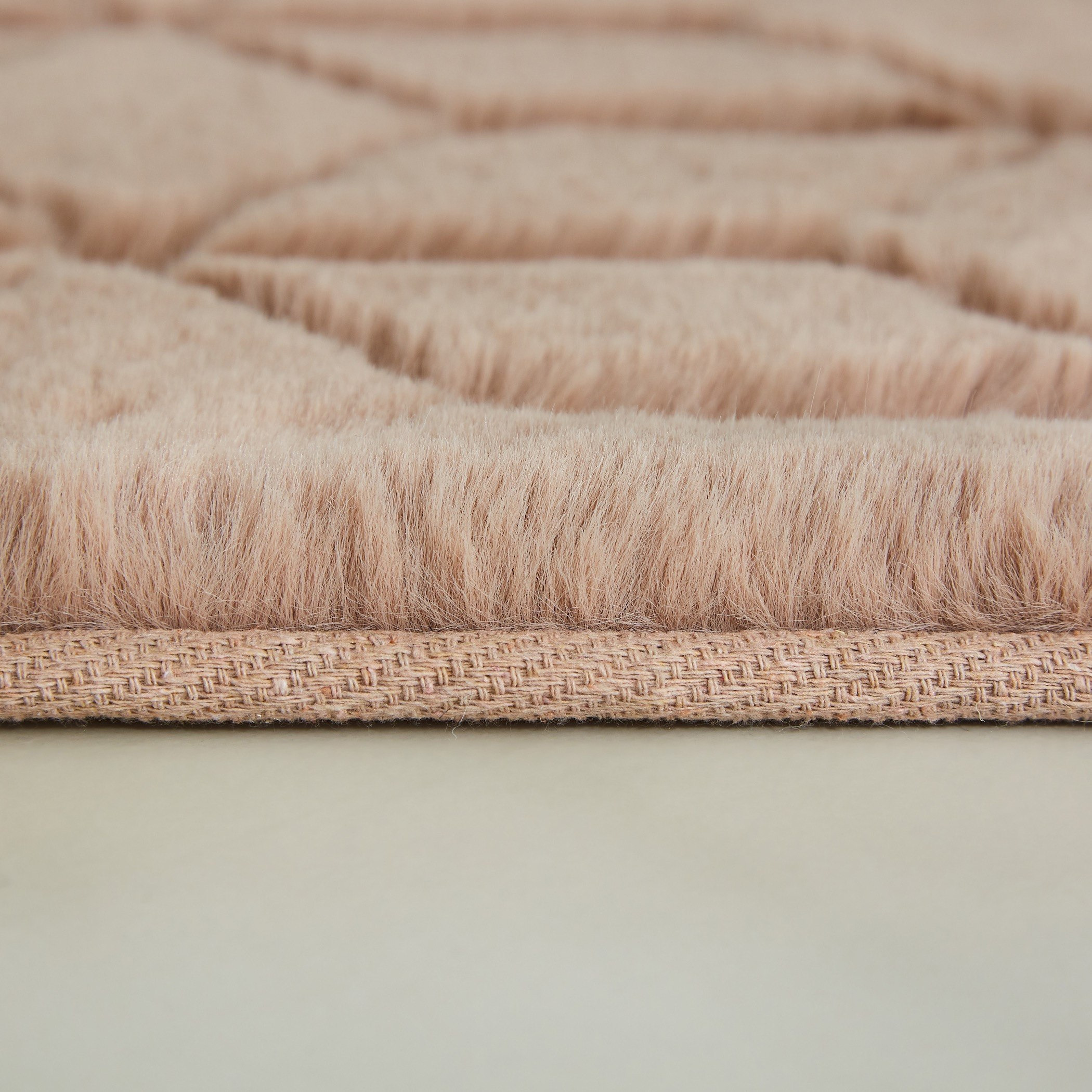 سجادة فرو أرنب مخيّطة بنمط هندسي من برلين - 150x200 سم-hbxdecorandfurnishings-floorcoverings-rugs-image-3