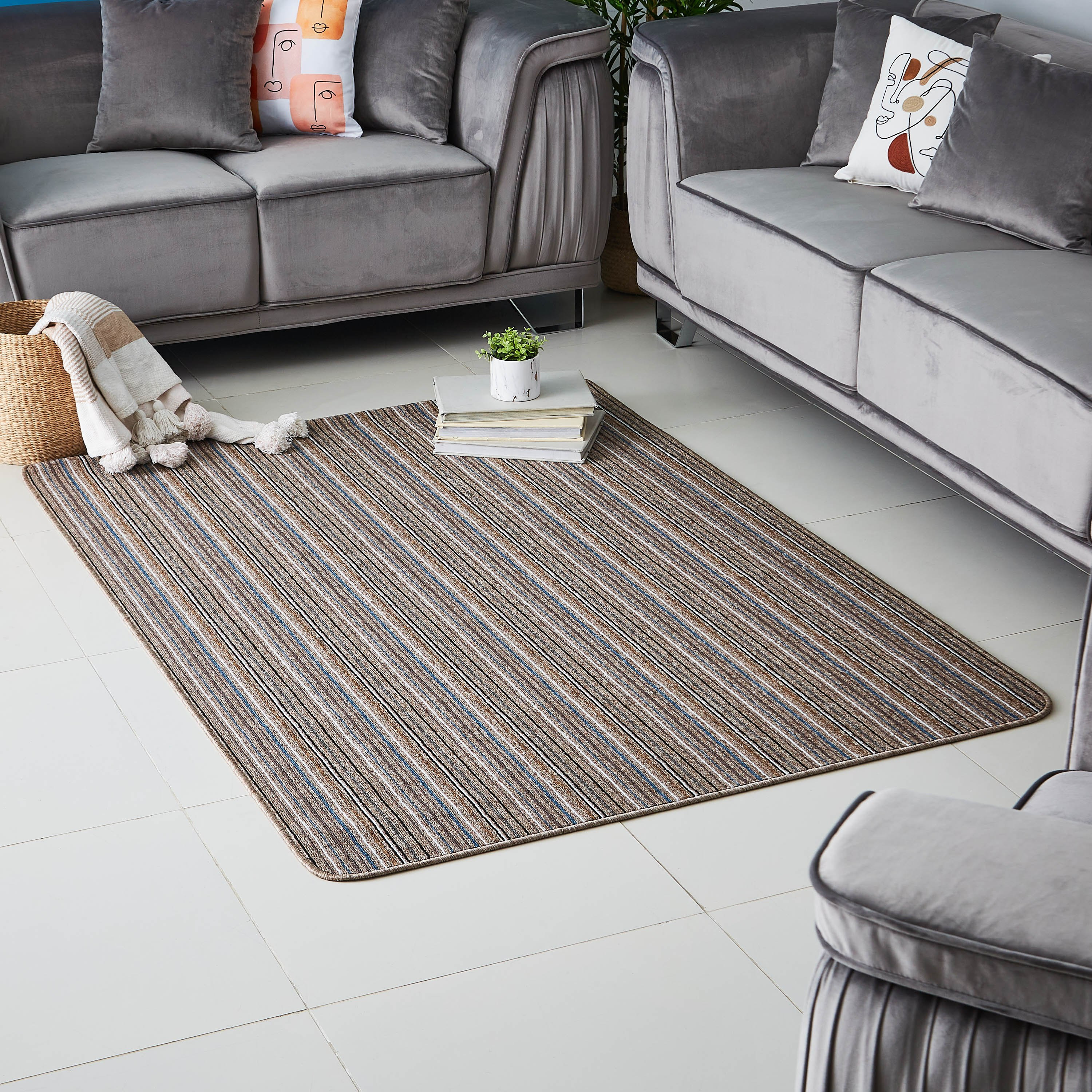 سجادة بولي بروبلين مقاومة للإنزلاق من آريتي - 133x190  سم-hbxdecorandfurnishings-floorcoverings-rugs-image-1