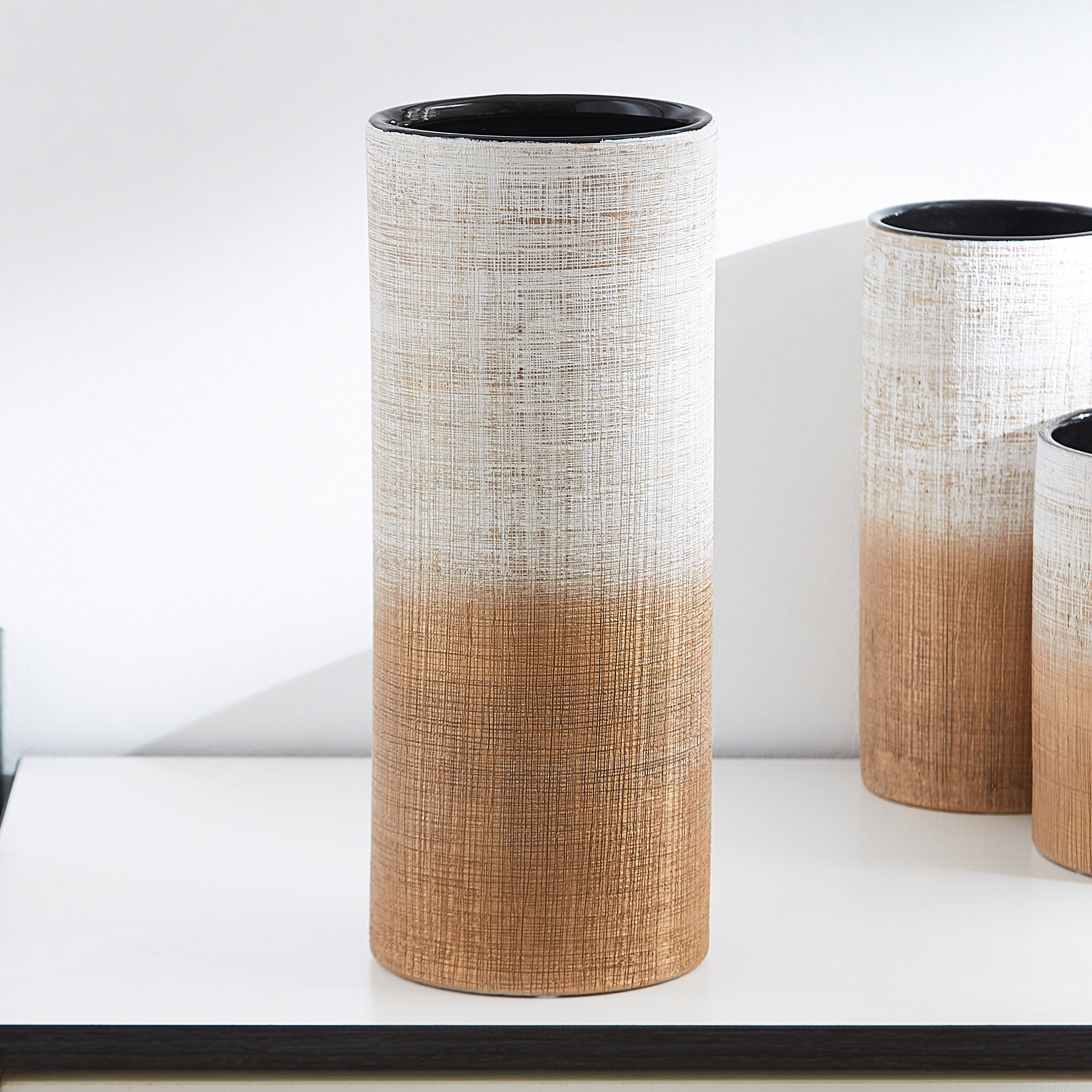 مزهرية خزفية أسطوانية طويلة متدرجة اللون من سانسا-hbxbedroom-decorandaccessories-vases-image-2