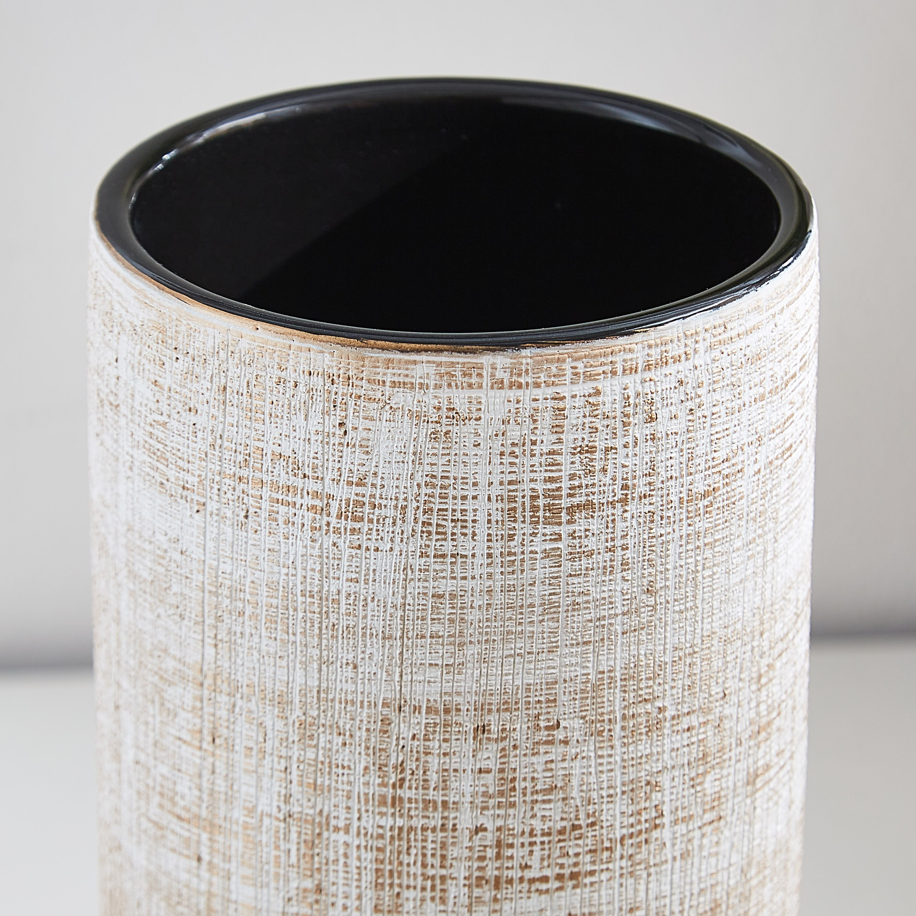 مزهرية خزفية أسطوانية قصيرة متدرجة اللون من سانسا-hbxbedroom-decorandaccessories-vases-image-2