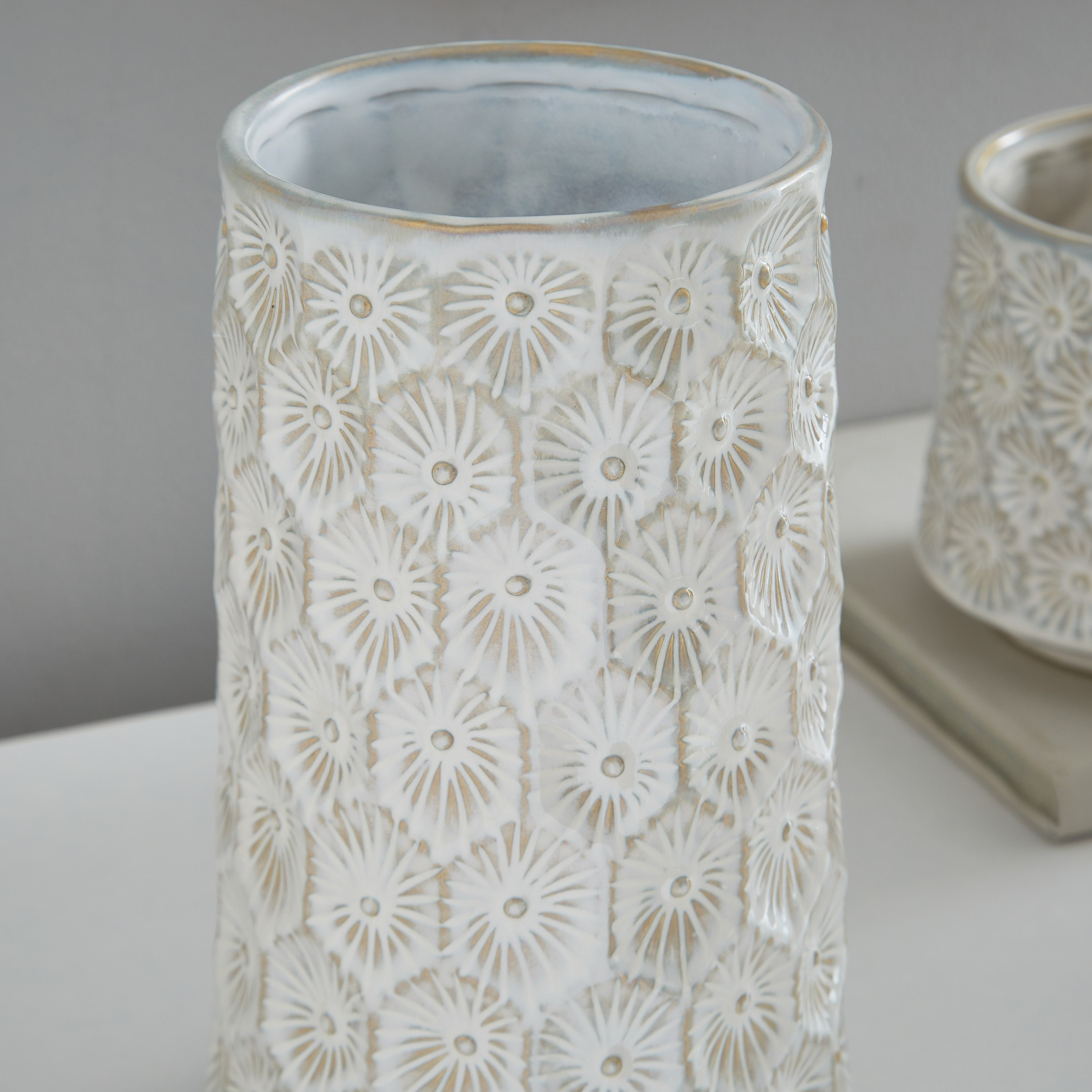 مزهرية بارزة الملمس من الخزف من سانسا-hbxbedroom-decorandaccessories-vases-image-3