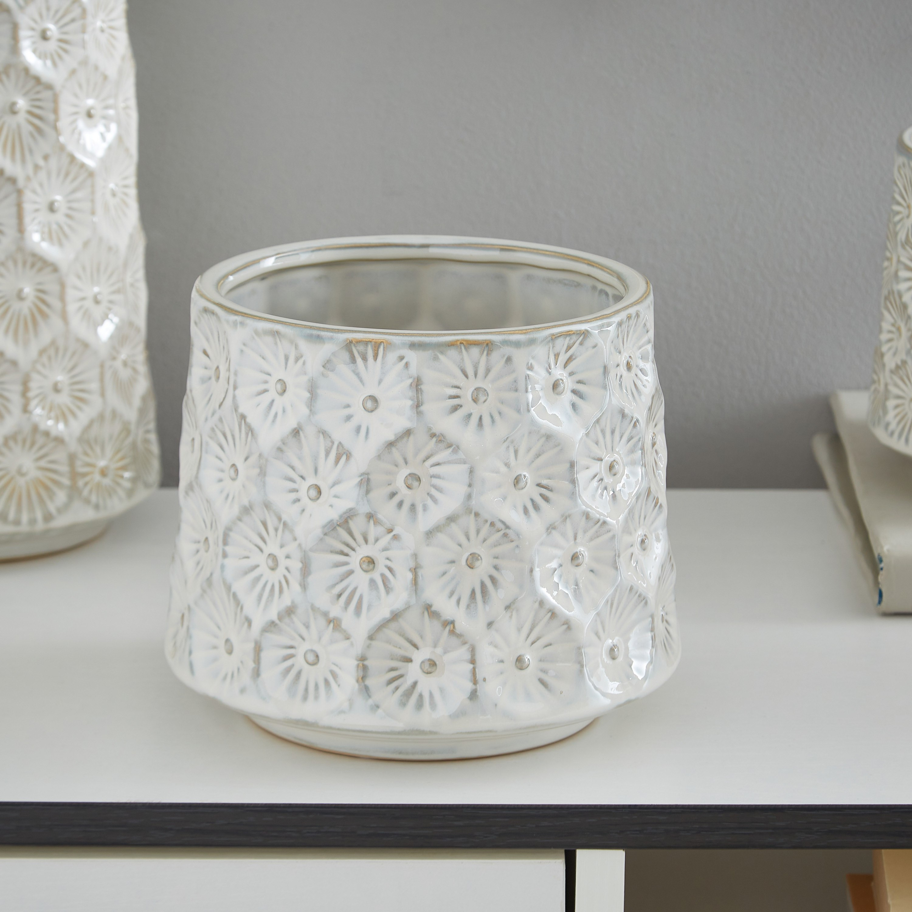 مزهريّة بارزة الملمس خزف بشكل صدفة من سانسا-hbxbedroom-decorandaccessories-vases-image-1