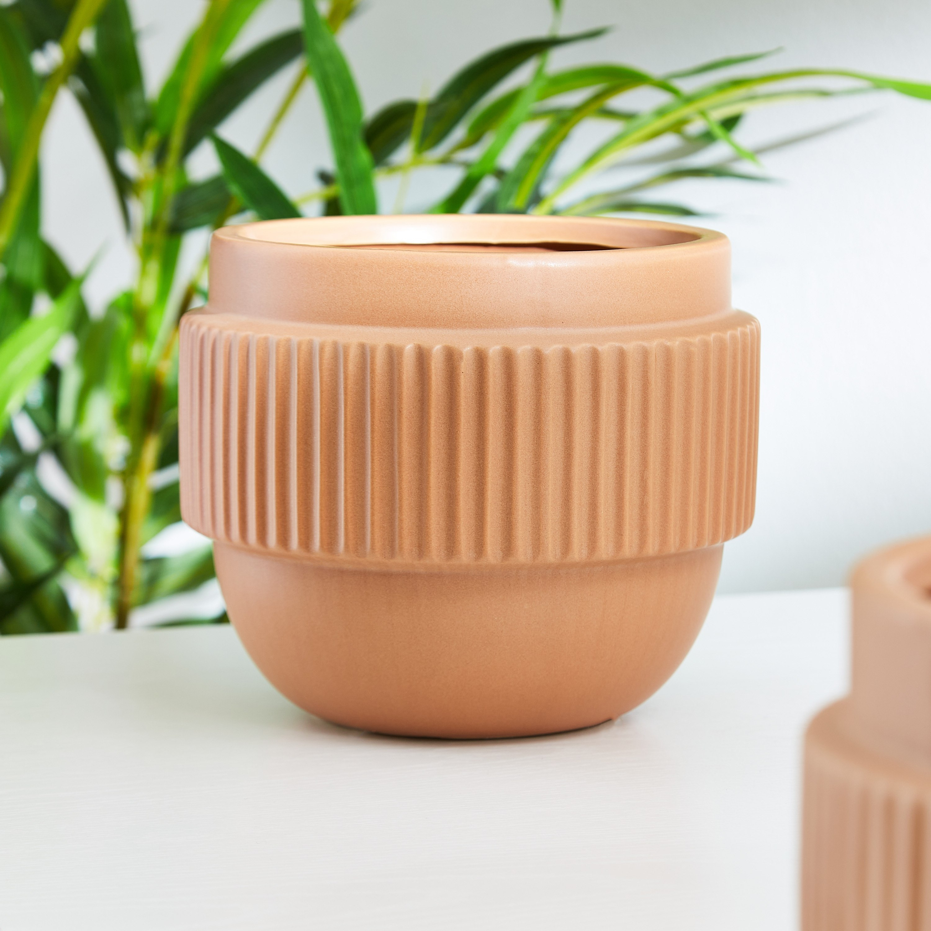 مزهرية خزفية باند بنمطين من سانسا-hbxbedroom-decorandaccessories-vases-image-1