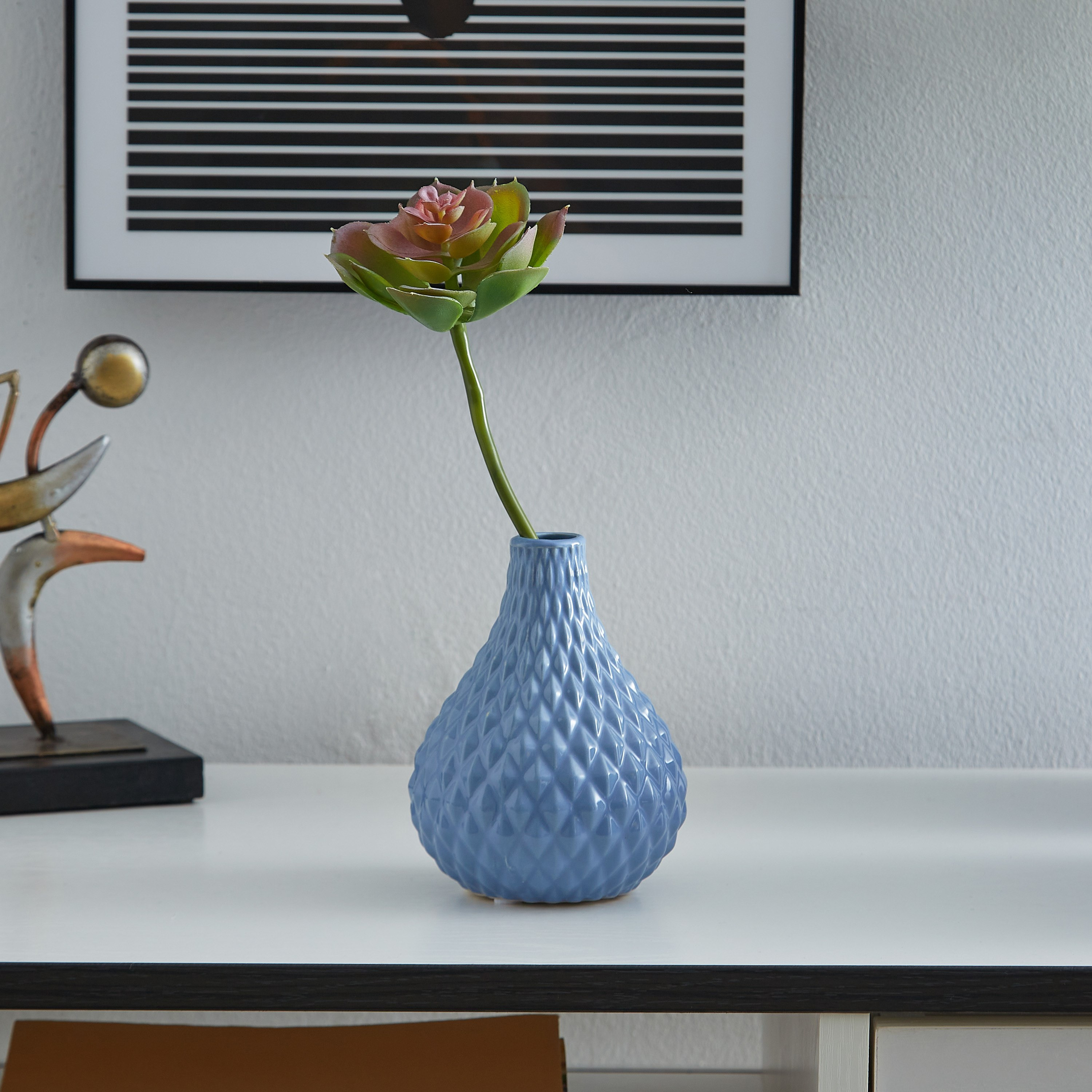 مزهرية نولا مثلثة من الخزف من سانسا-hbxbedroom-decorandaccessories-vases-image-1