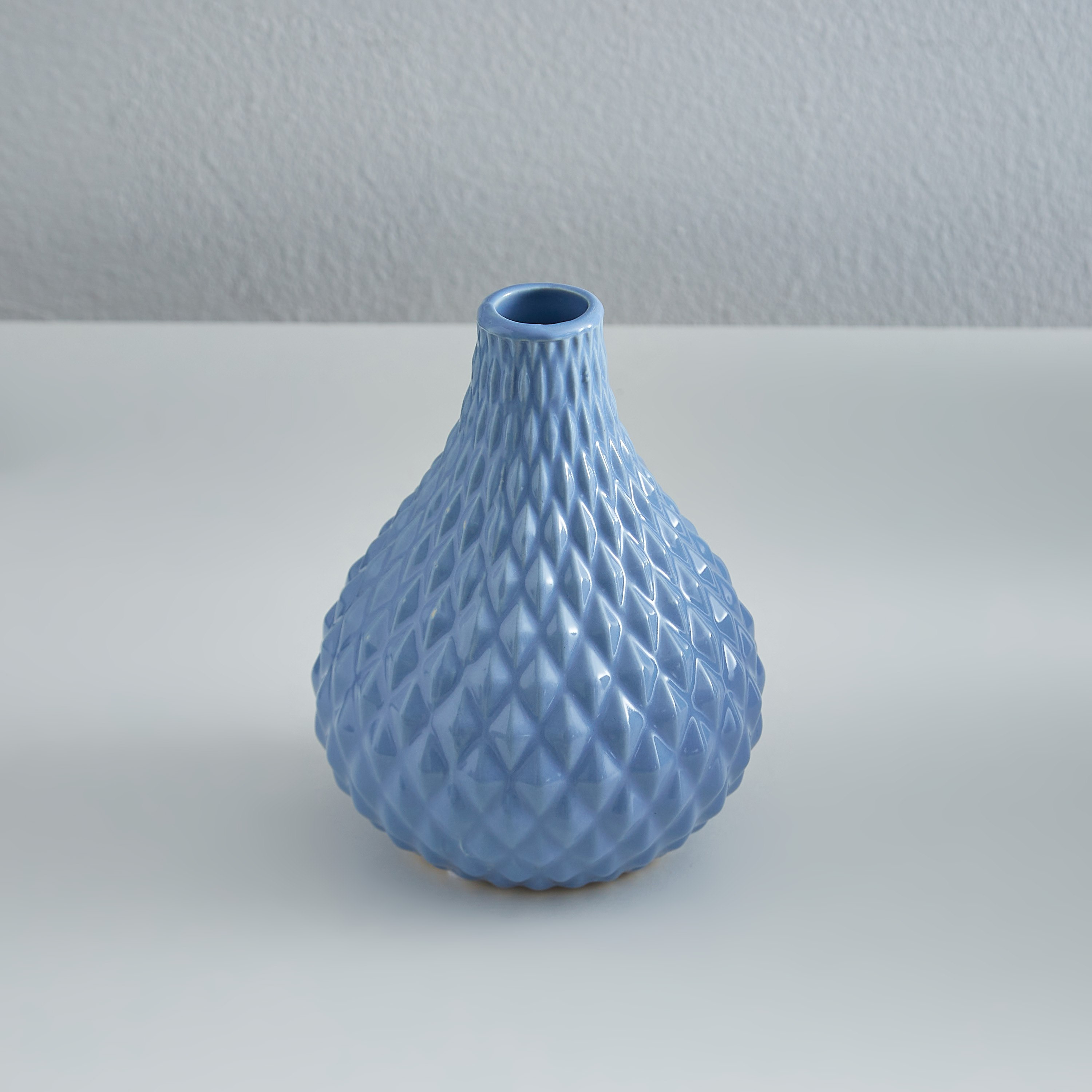 مزهرية نولا مثلثة من الخزف من سانسا-hbxbedroom-decorandaccessories-vases-image-2