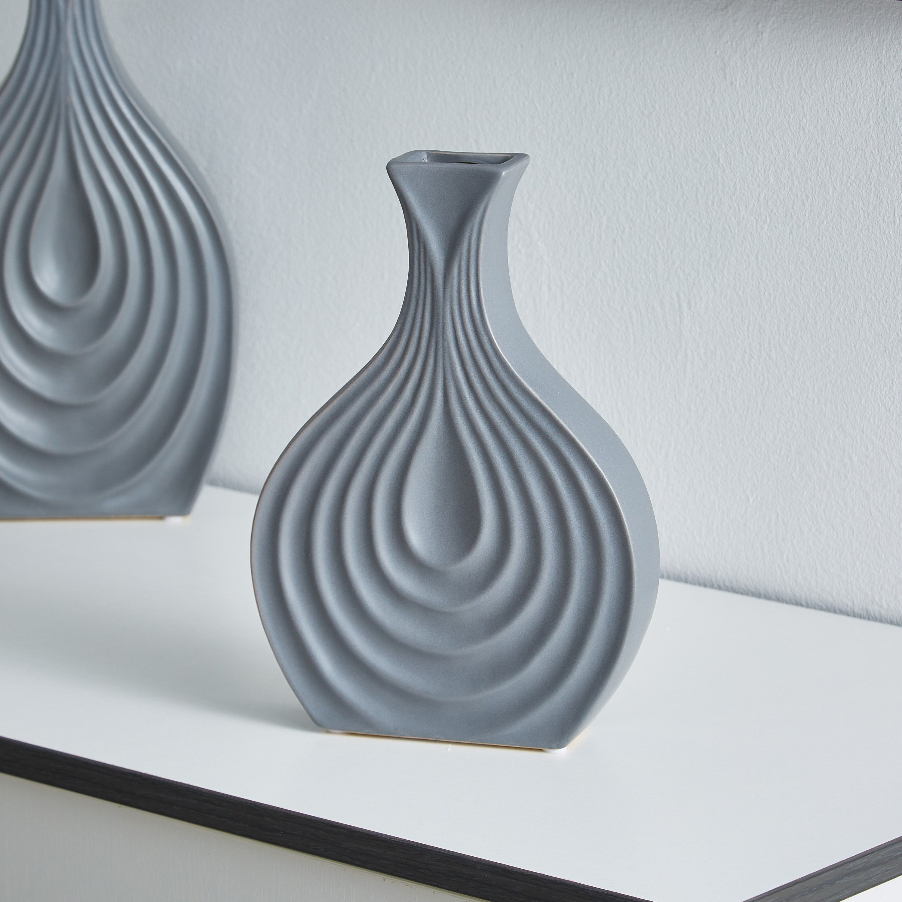 مزهرية بارزة الملمس من الخزف من سانسا-hbxbedroom-decorandaccessories-vases-image-2