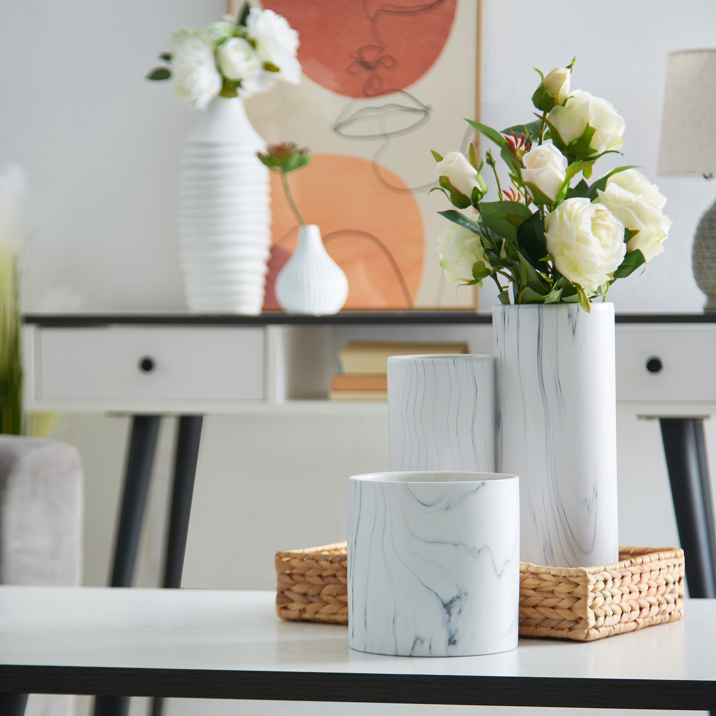 مزهرية رخامية أسطوانية من الخزف من سانسا-hbxbedroom-decorandaccessories-vases-image-4