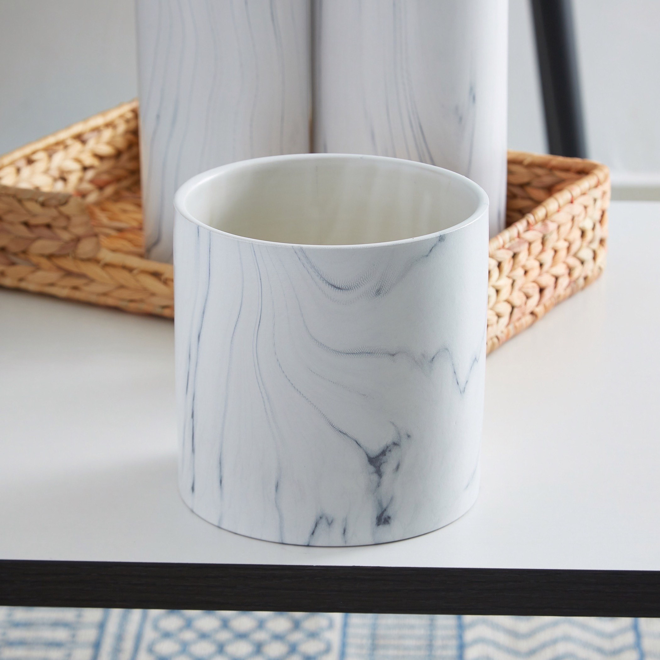 مزهرية رخامية أسطوانية من الخزف من سانسا-hbxbedroom-decorandaccessories-vases-image-1