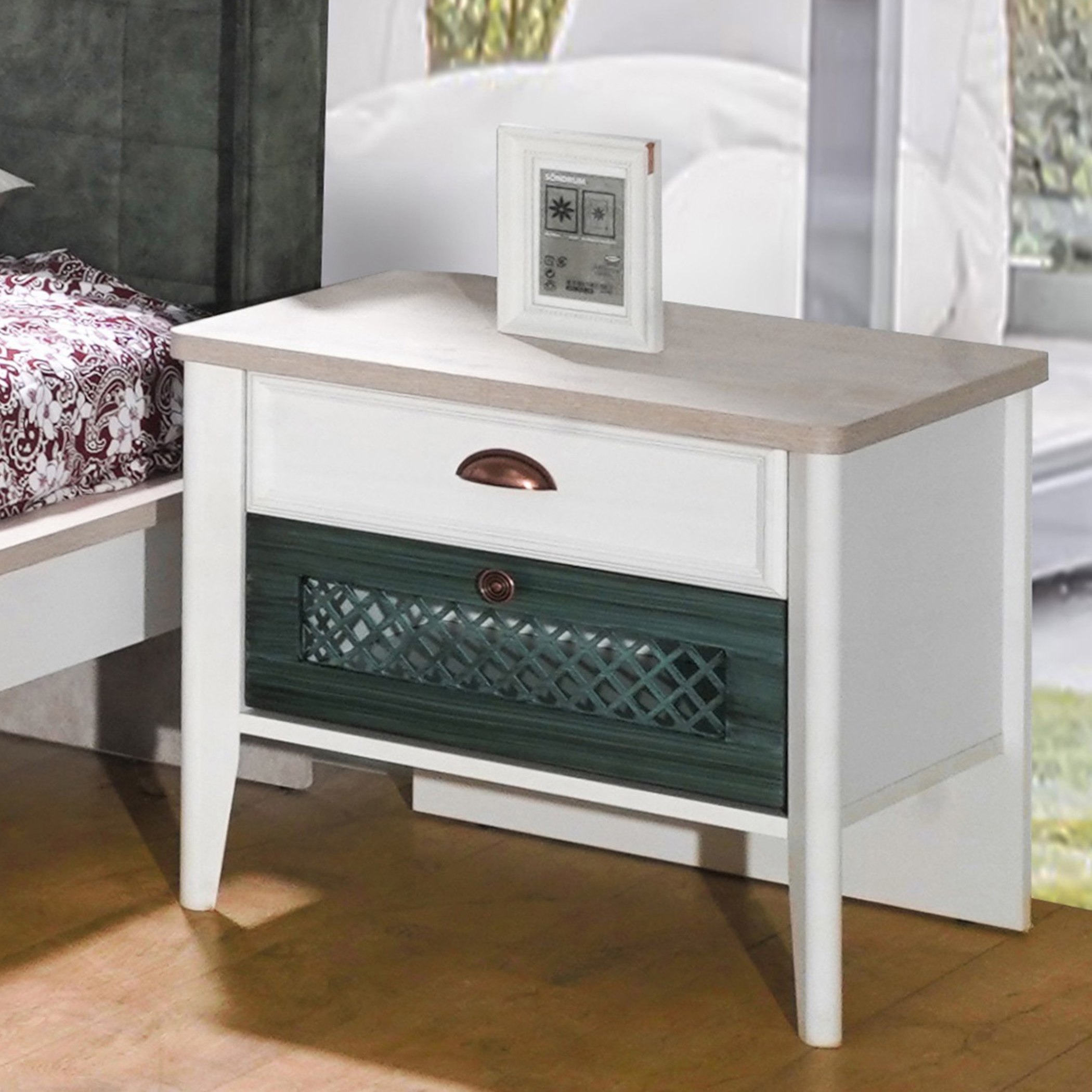 طاولة جانبية بدرجين من مكنيس-hbxkidsandyouth-nightstands-image-1